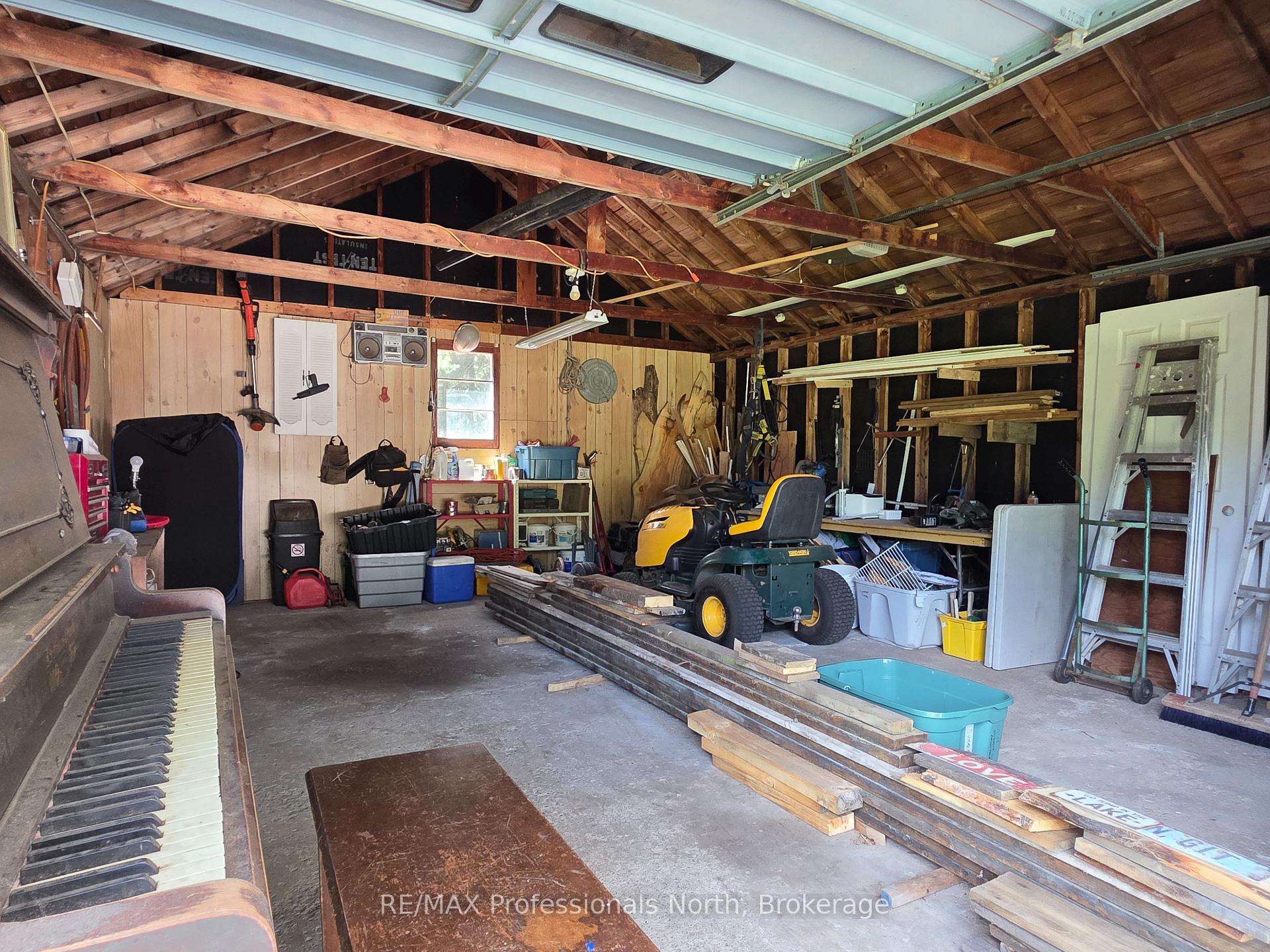 Photo 35 of 1007 West Road, Minden Hills, Minden — HOMEH