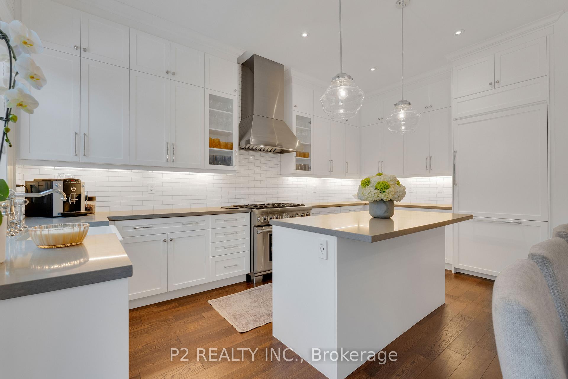 Photo 14 of 10 King Boulevard, King, King City — HOMEH