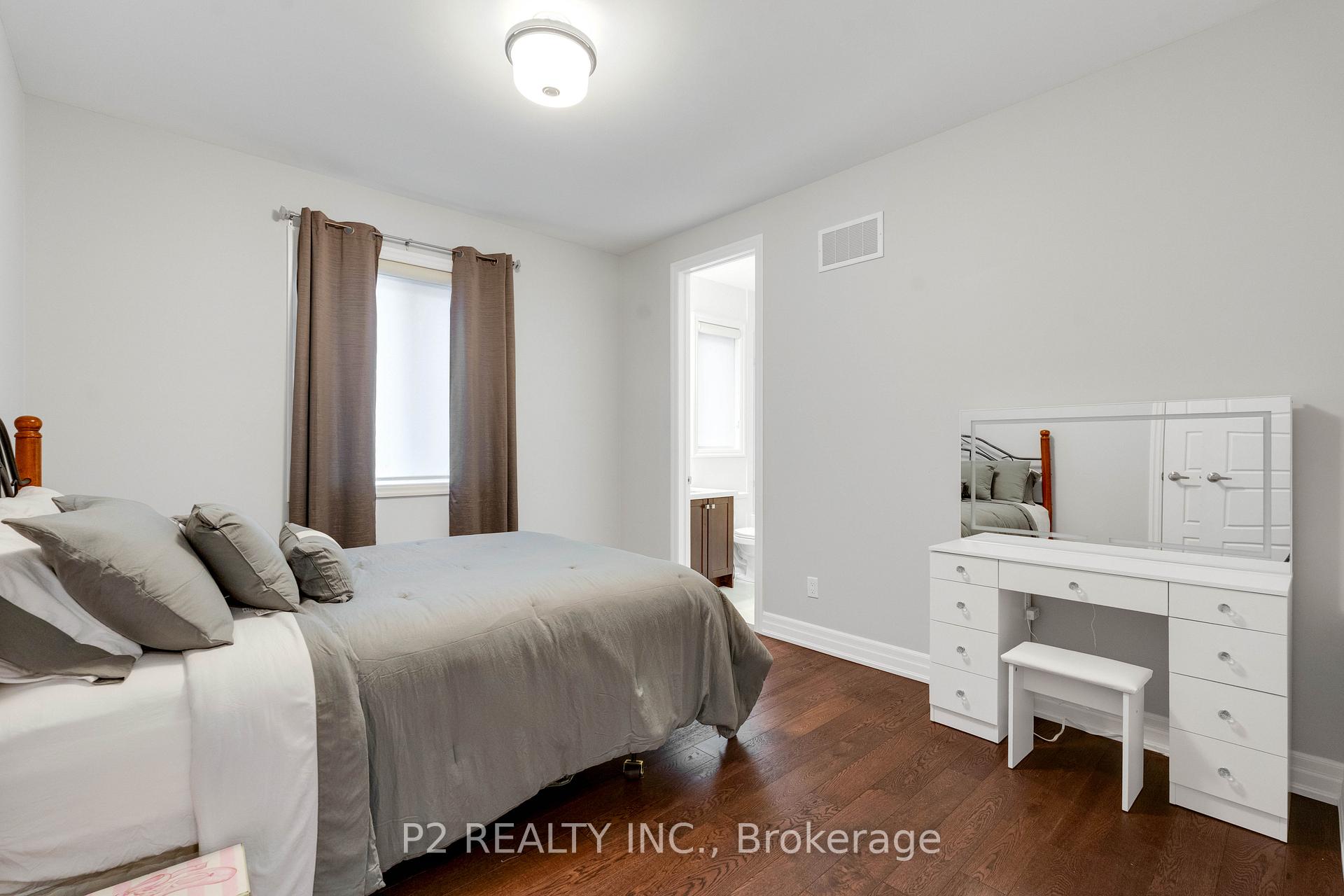 Photo 32 of 10 King Boulevard, King, King City — HOMEH