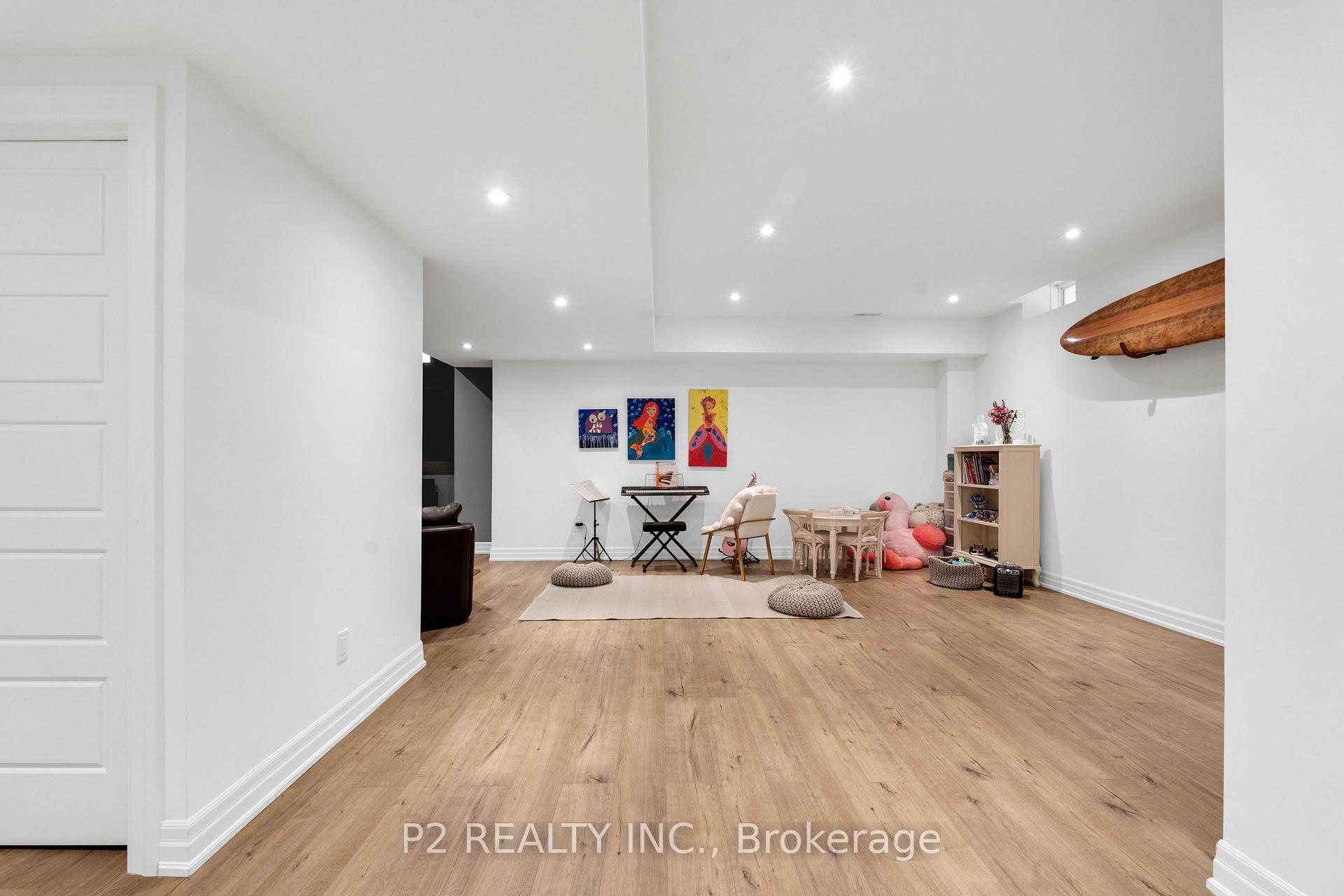 Photo 39 of 10 King Boulevard, King, King City — HOMEH