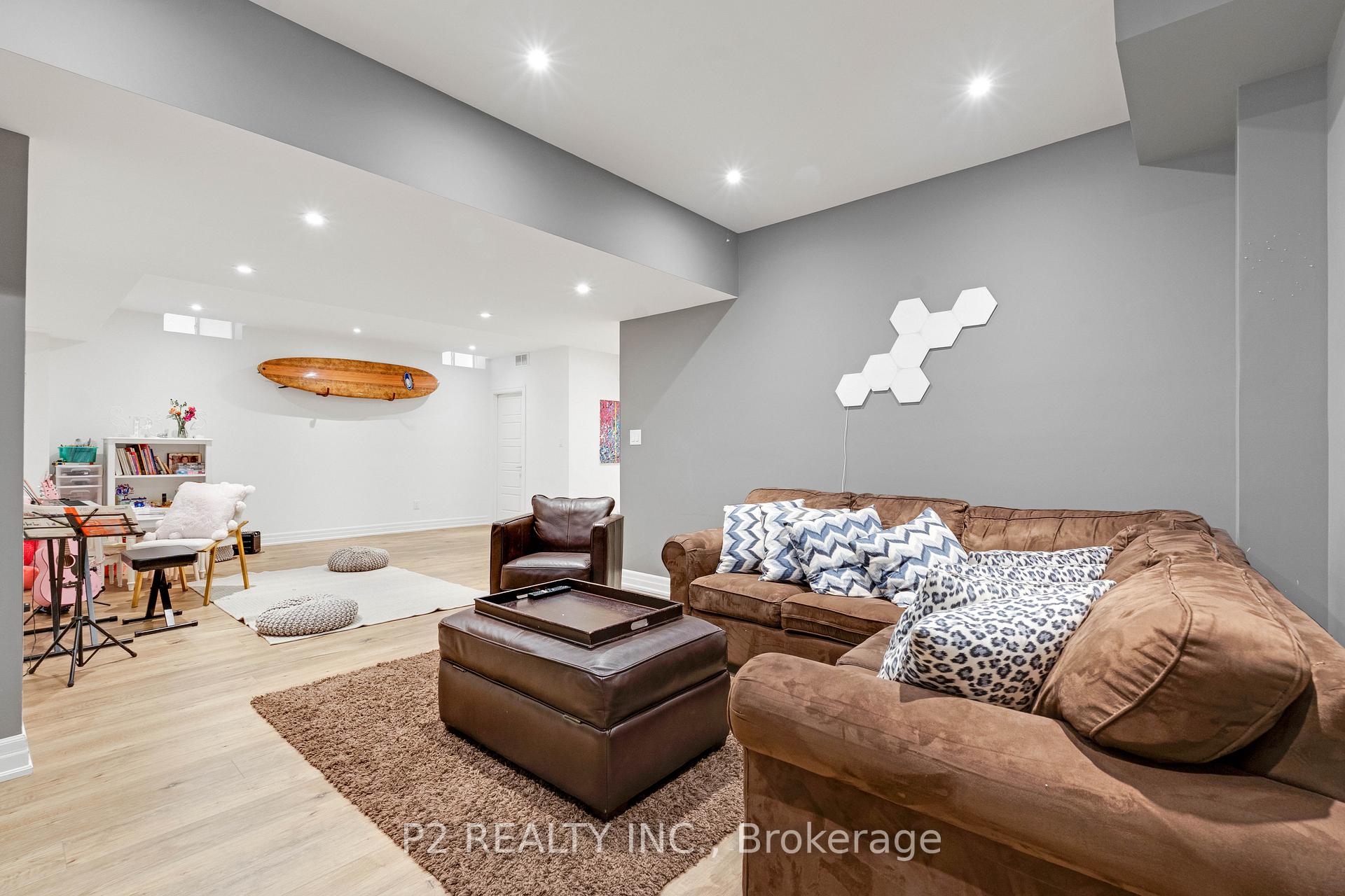 Photo 41 of 10 King Boulevard, King, King City — HOMEH