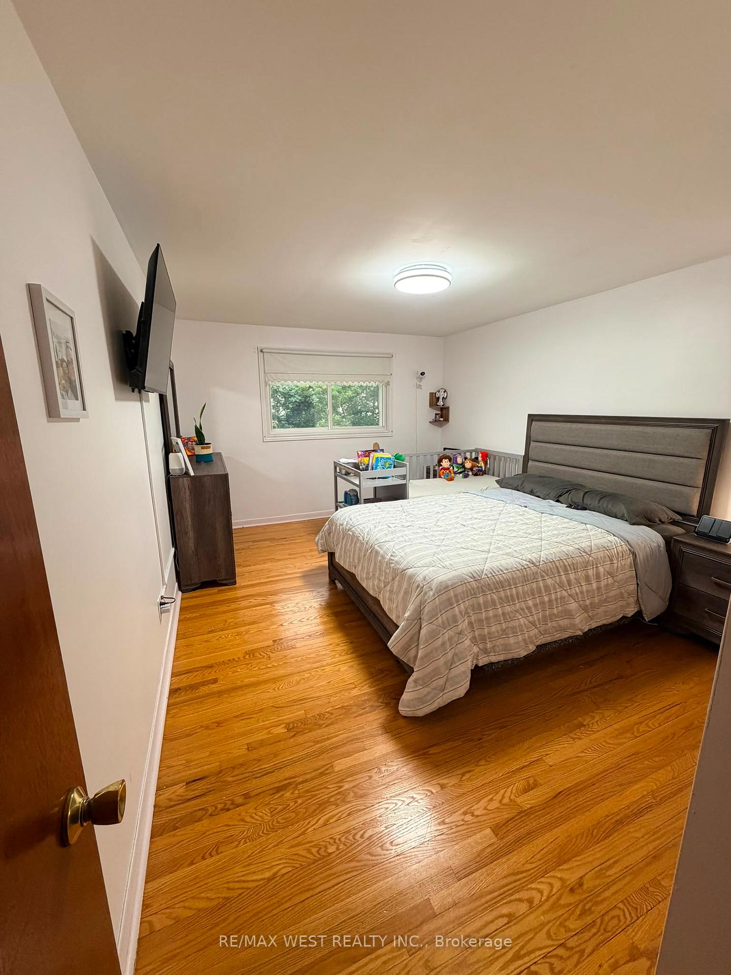 Photo 13 of 1254 Treeland Street, Burlington, Freeman — HOMEH