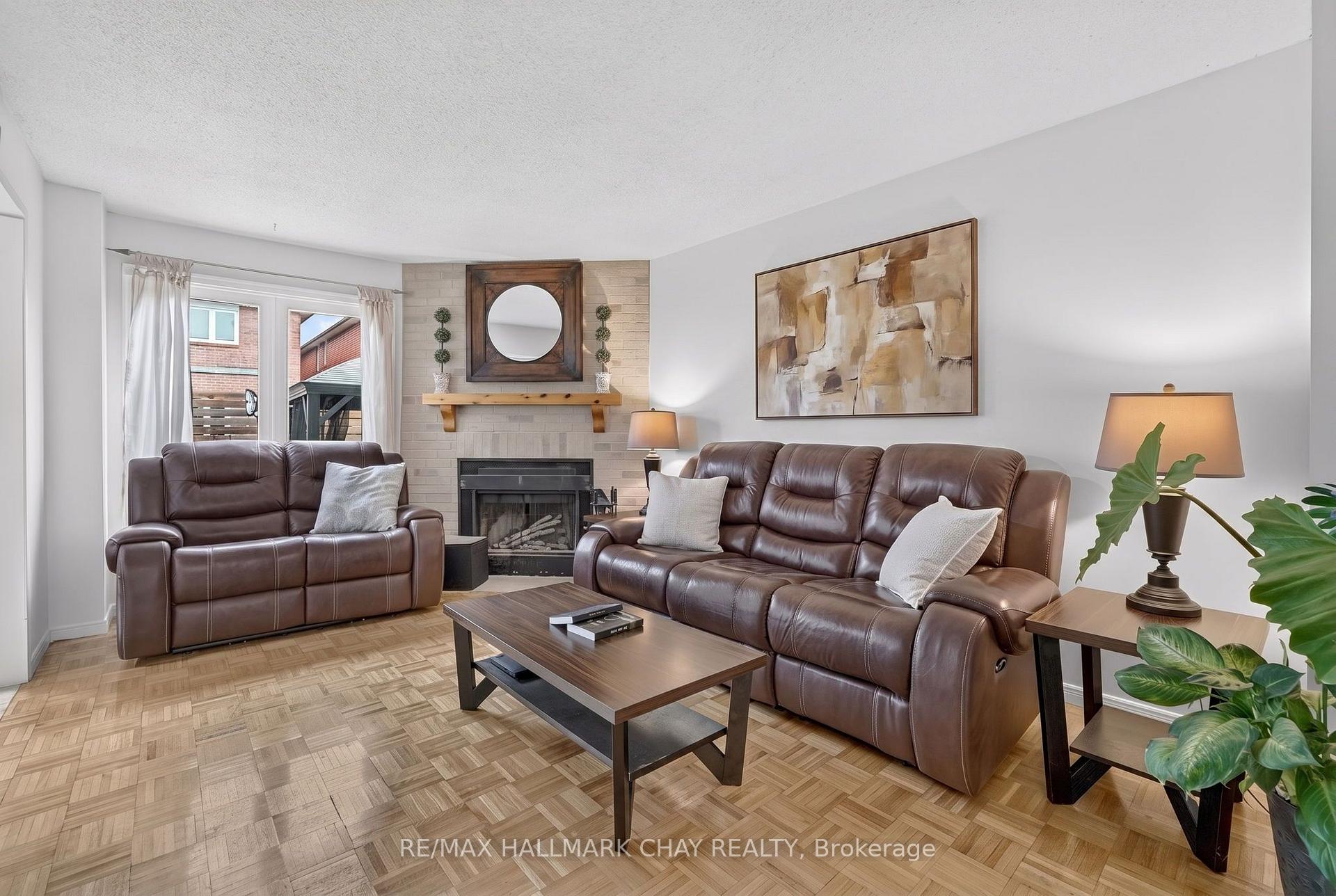 Photo 13 of 76 Donna Drive, Brampton, Brampton West — HOMEH