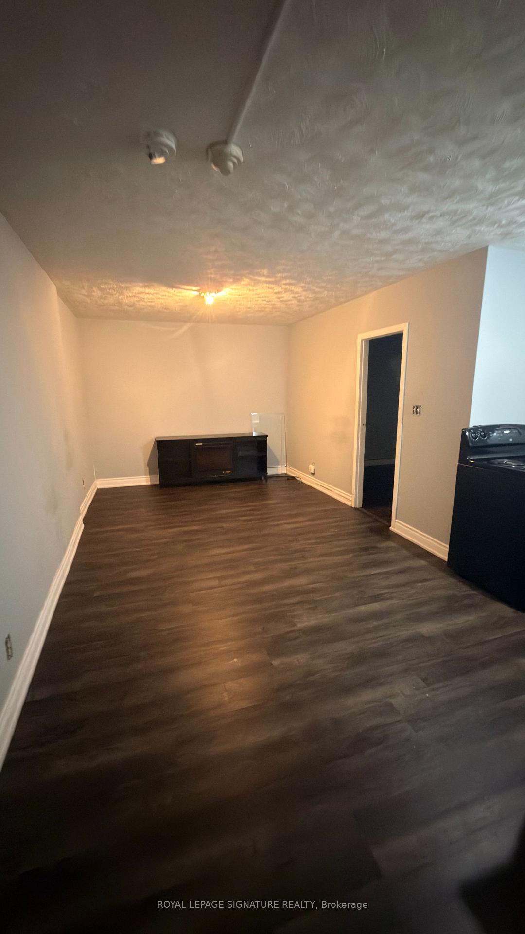 Photo 3 of Unit 7, 92 Wolfe Street, Oshawa, Lakeview — HOMEH