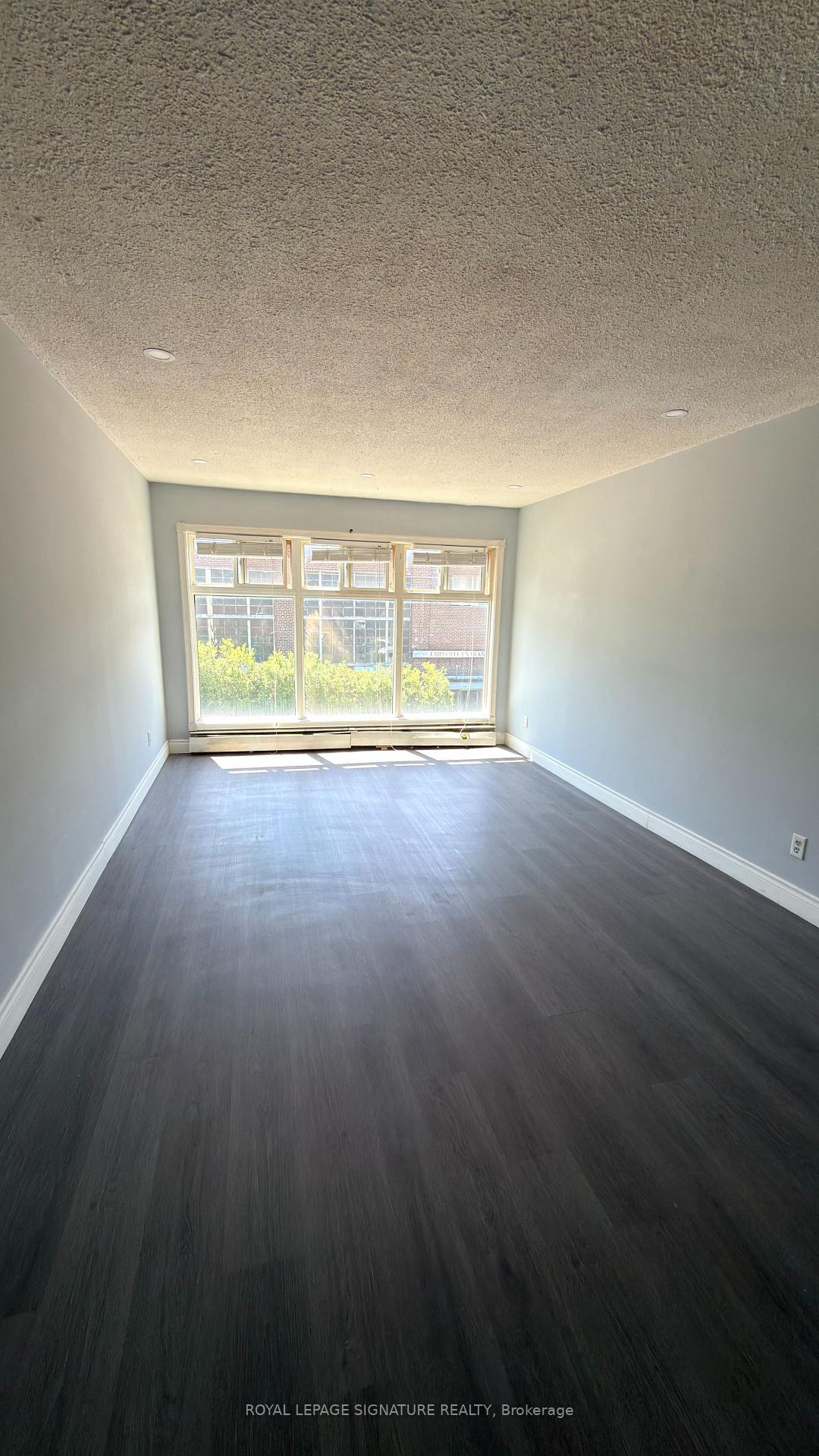 Photo 4 of Unit 1, 92 Wolfe Street, Oshawa, Lakeview — HOMEH