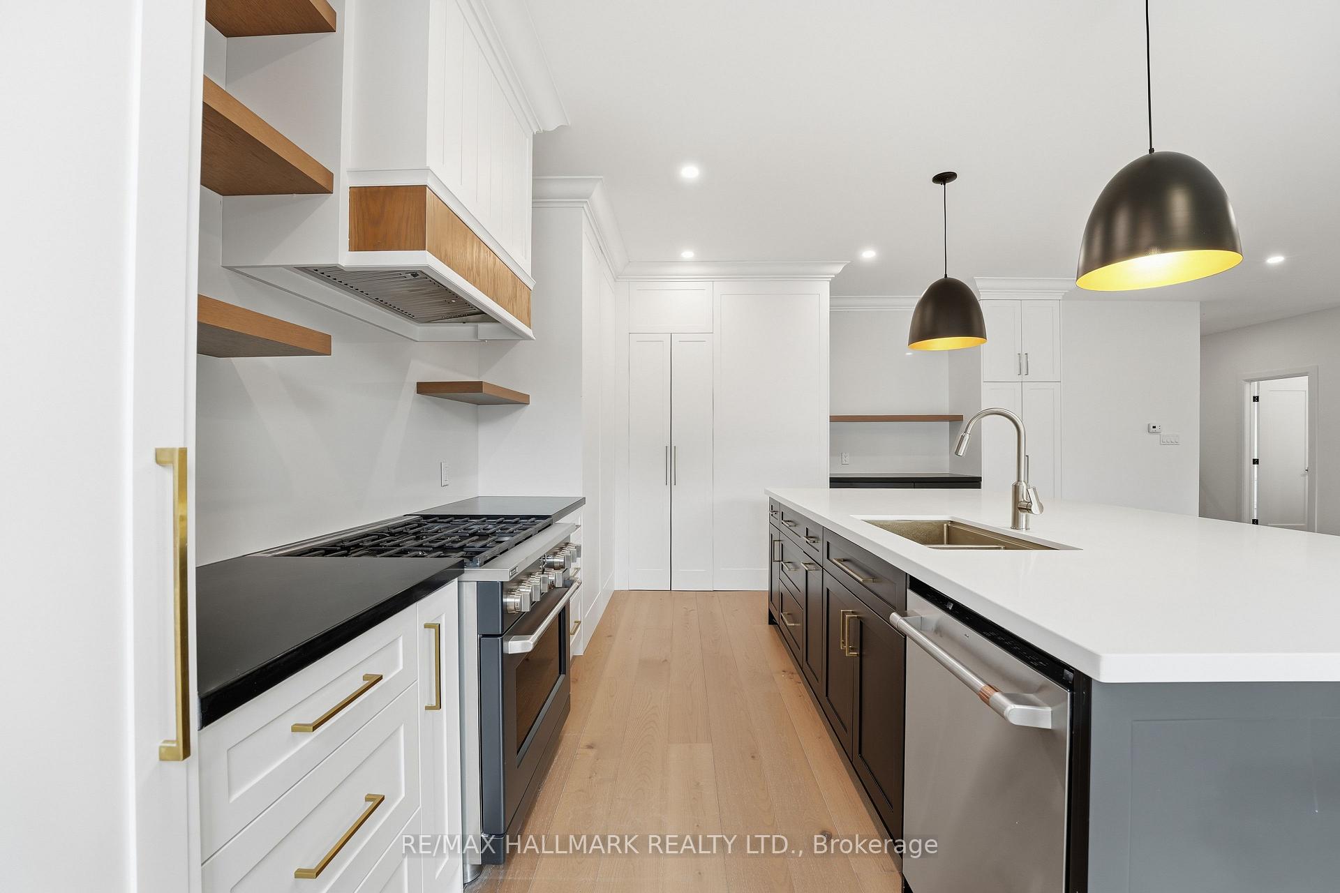 Photo 4 of 49 Greendowns Drive, Scarborough, Scarborough Village — HOMEH