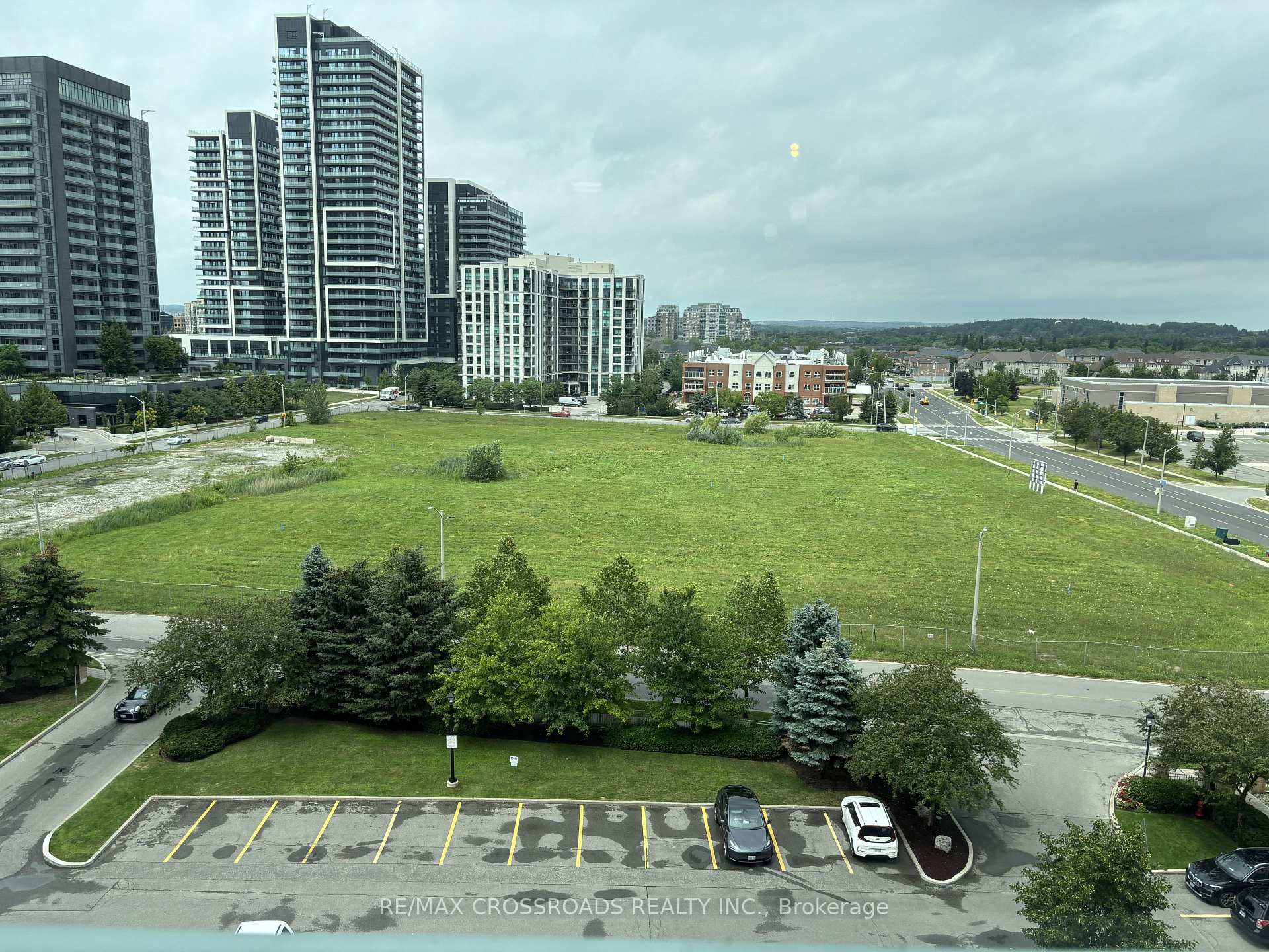 Photo 10 of Unit 801, 23 Oneida Crescent, Richmond Hill, Langstaff — HOMEH
