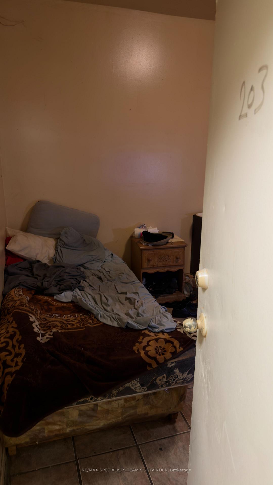 Photo 10 of 147 Gerrard Street E, Toronto, Moss Park — HOMEH