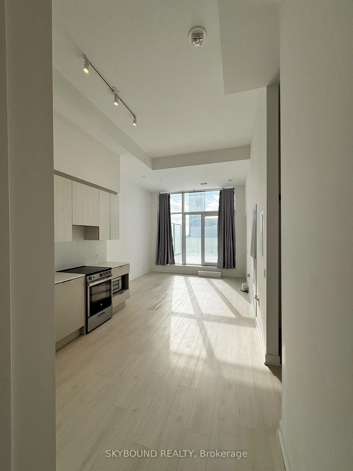 Photo 3 of Unit 529, 3900 Confederation Parkway, Mississauga, City Centre — HOMEH