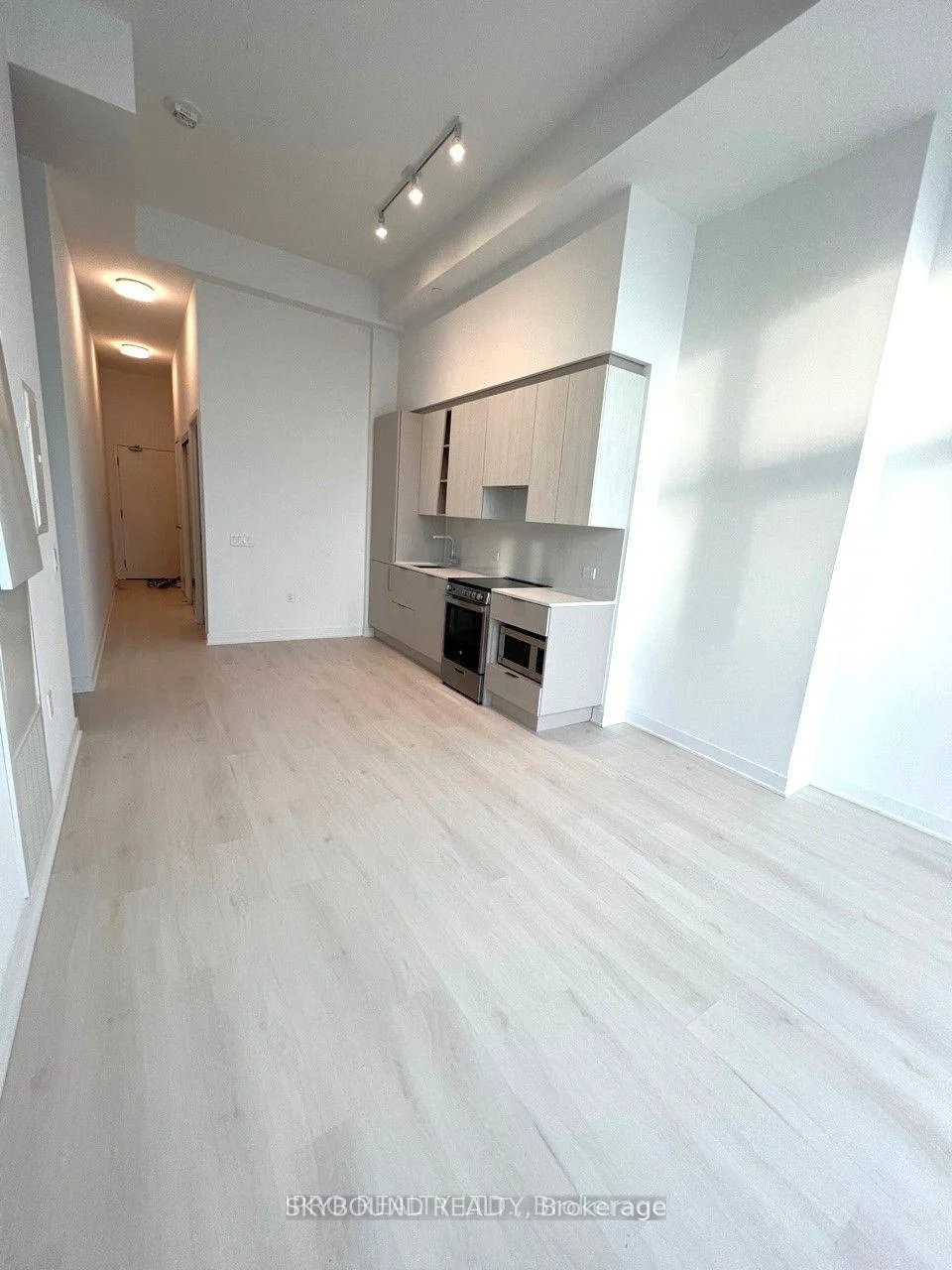 Photo 8 of Unit 529, 3900 Confederation Parkway, Mississauga, City Centre — HOMEH