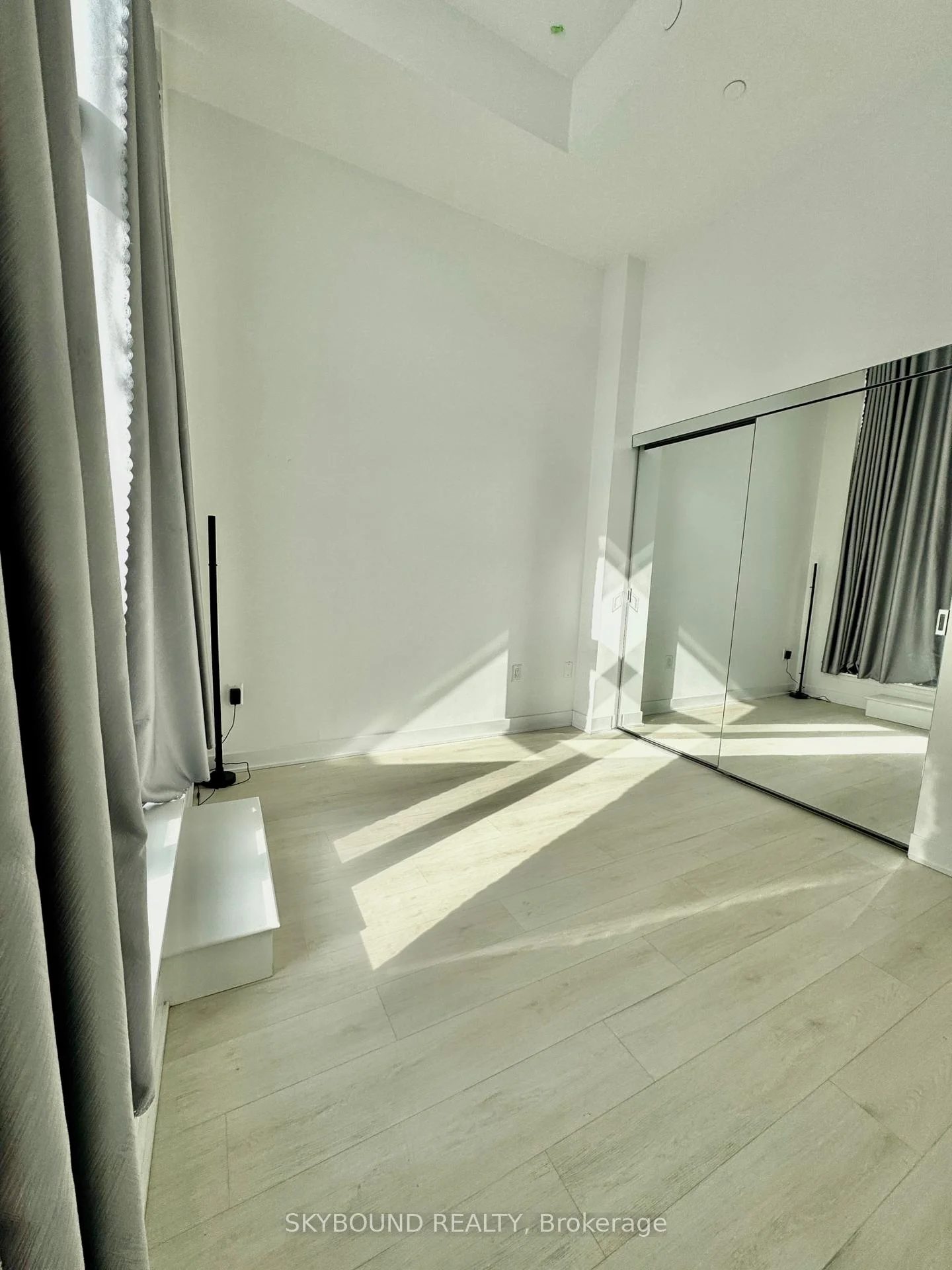 Photo 15 of Unit 529, 3900 Confederation Parkway, Mississauga, City Centre — HOMEH