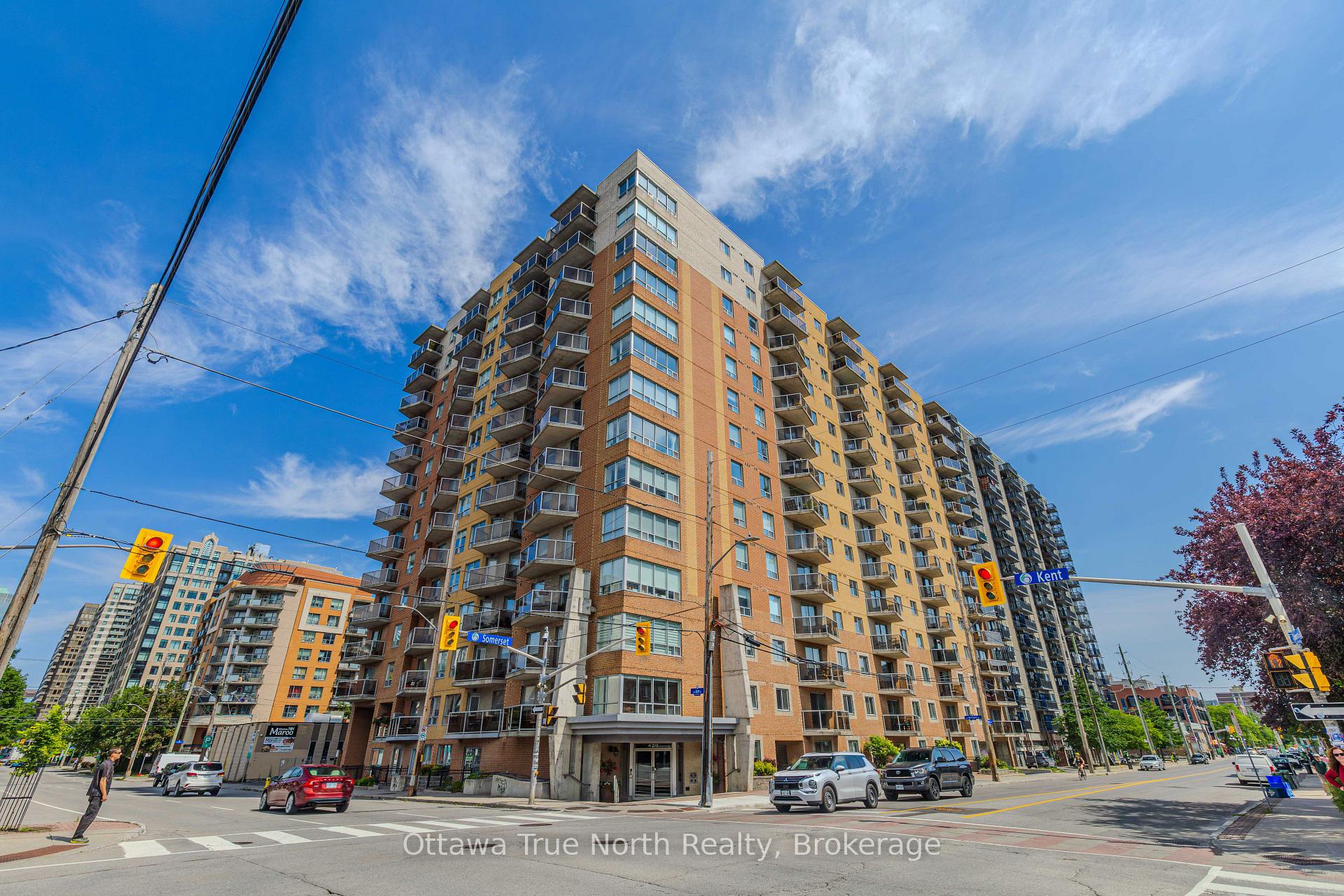 Front of Unit 507, 429 Somerset Street W