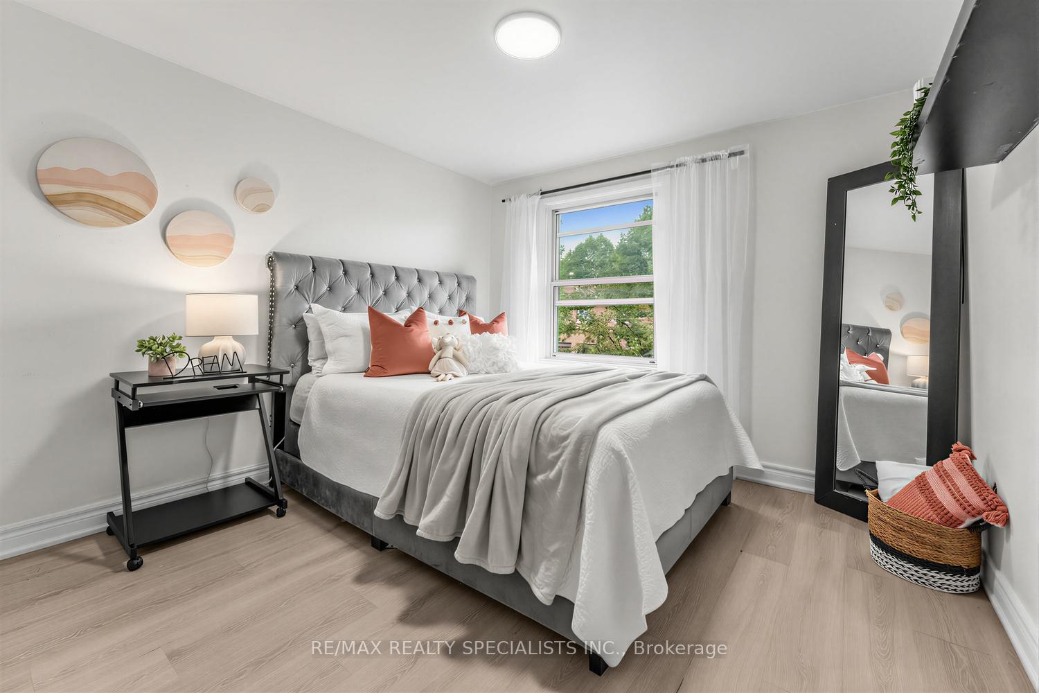 Photo 19 of Unit 7, 405 Hyacinthe Boulevard, Mississauga, Mississauga Valleys — HOMEH