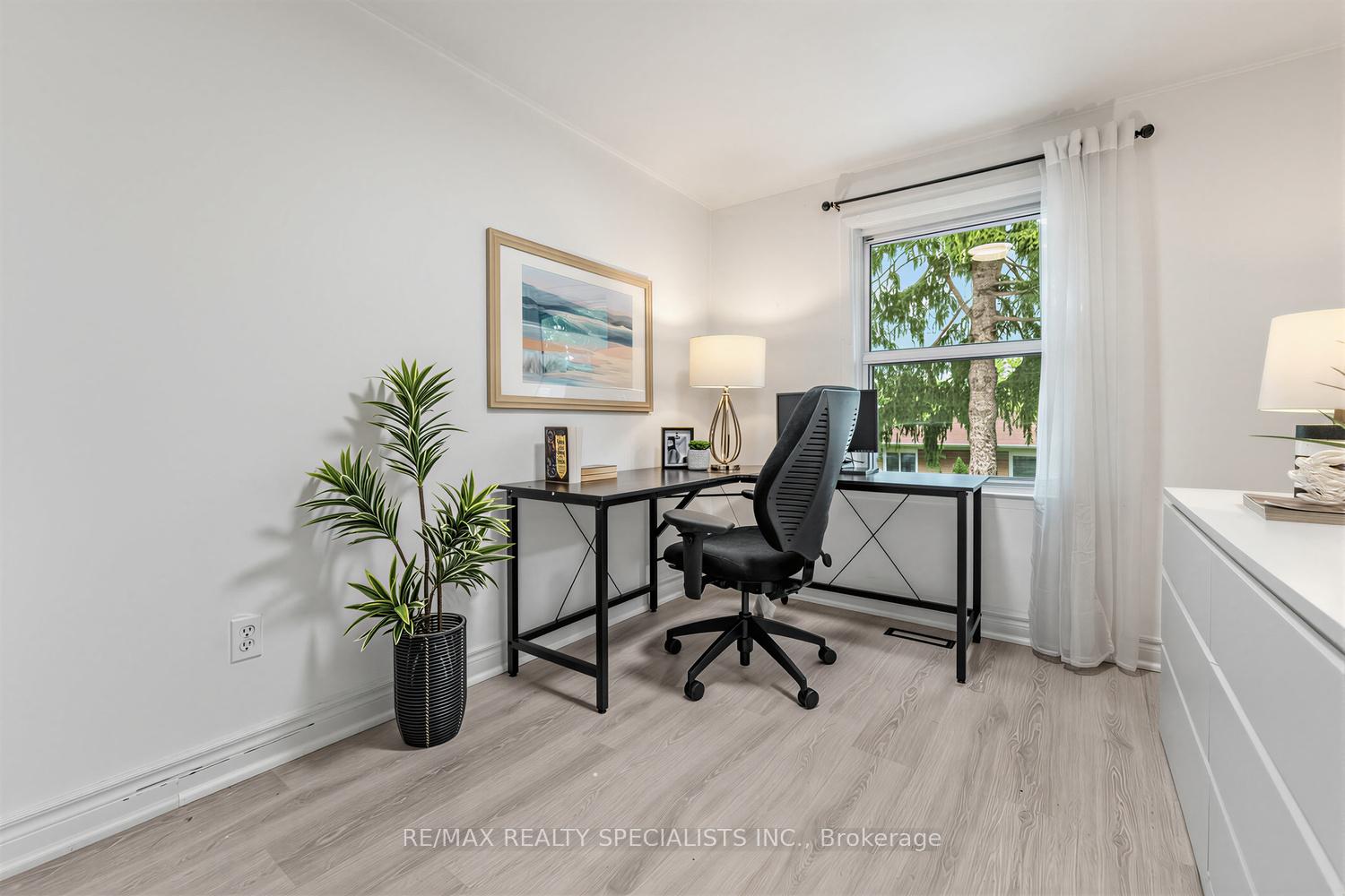 Photo 21 of Unit 7, 405 Hyacinthe Boulevard, Mississauga, Mississauga Valleys — HOMEH