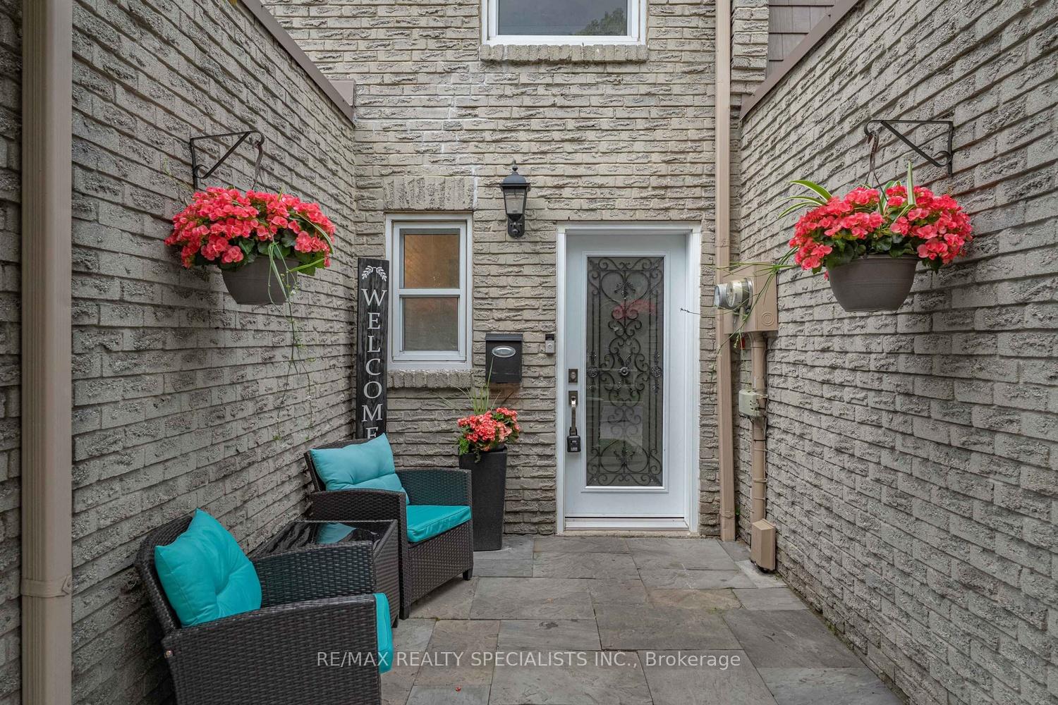 Photo 3 of Unit 7, 405 Hyacinthe Boulevard, Mississauga, Mississauga Valleys — HOMEH