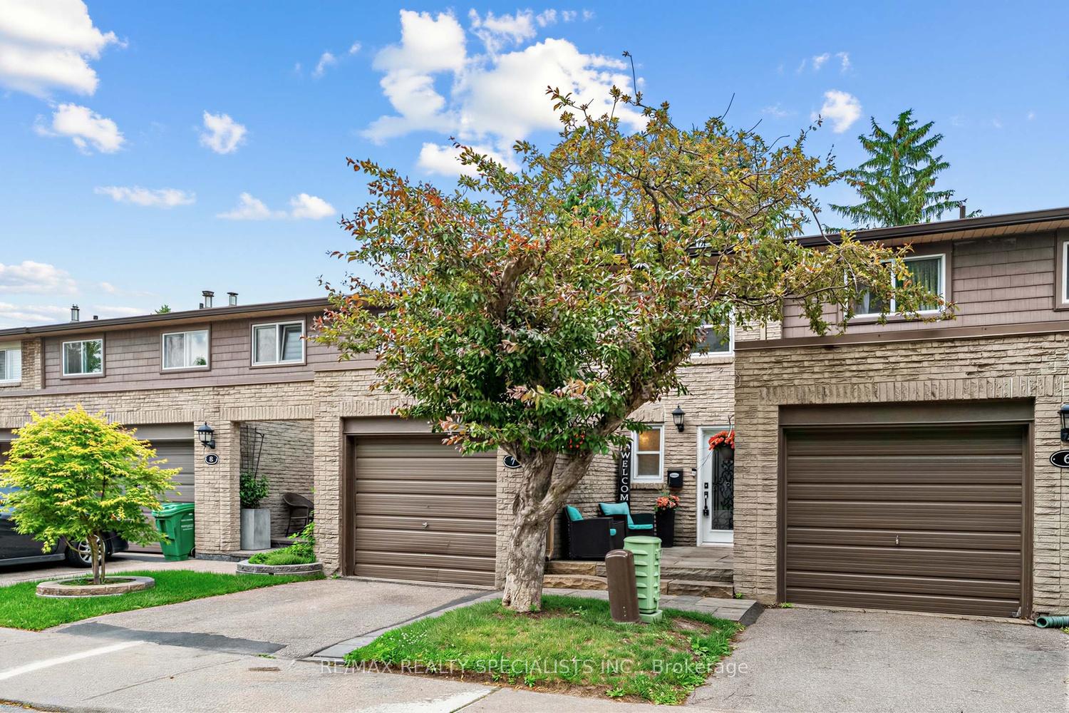 Photo 2 of Unit 7, 405 Hyacinthe Boulevard, Mississauga, Mississauga Valleys — HOMEH