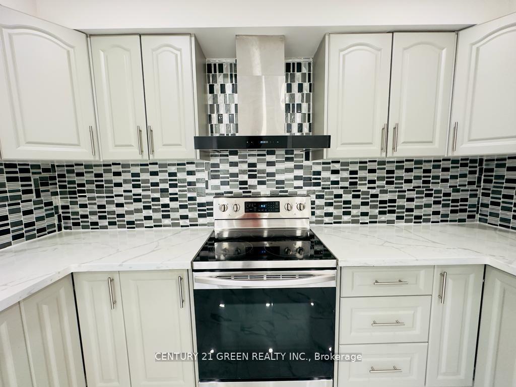 Photo 13 of 24 Sullivan Drive, Ajax, Central — HOMEH