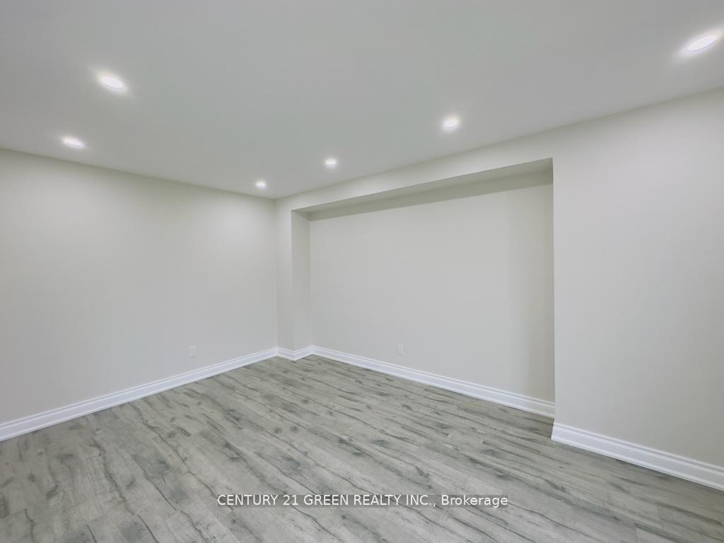 Photo 19 of 24 Sullivan Drive, Ajax, Central — HOMEH