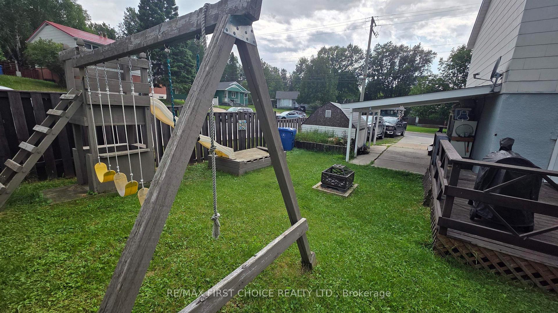 Photo 10 of 12 Drewry Drive, Kenora, Pinecrest — HOMEH