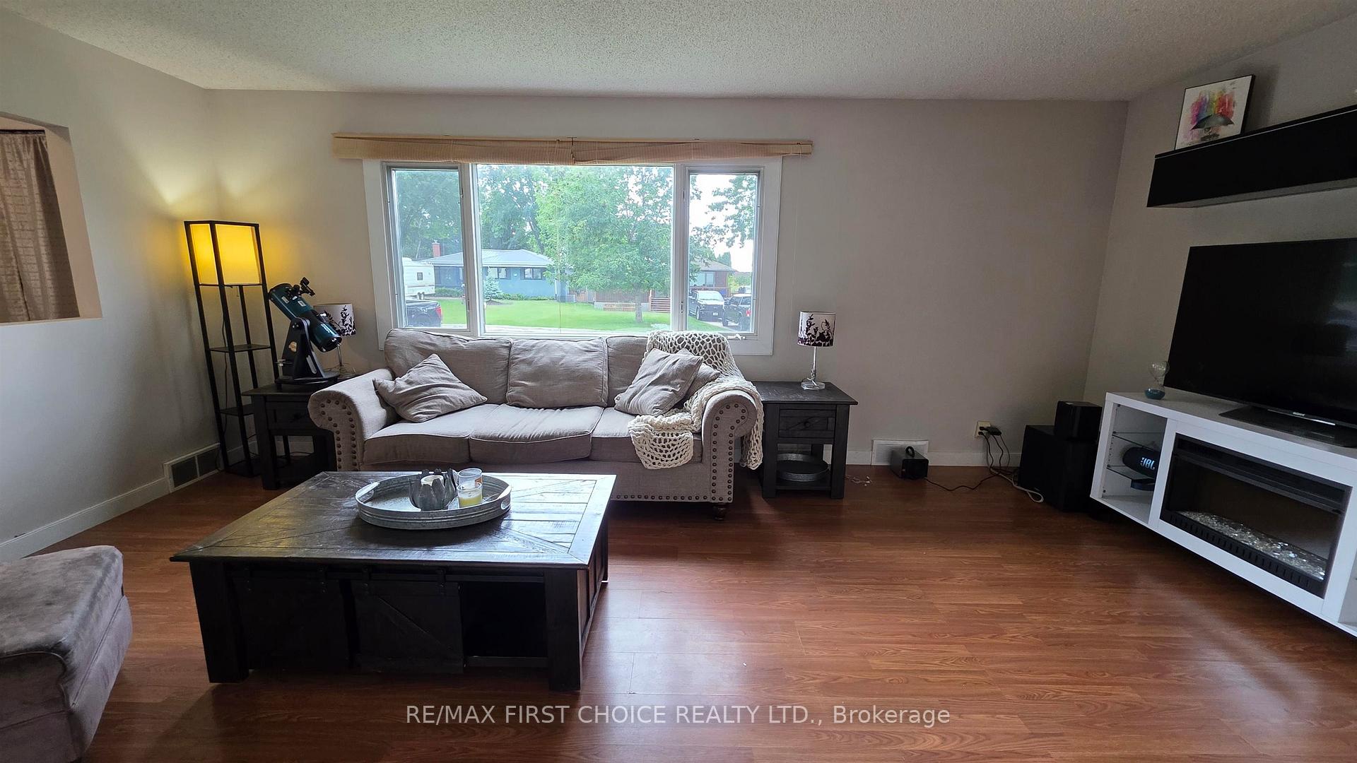 Photo 15 of 12 Drewry Drive, Kenora, Pinecrest — HOMEH