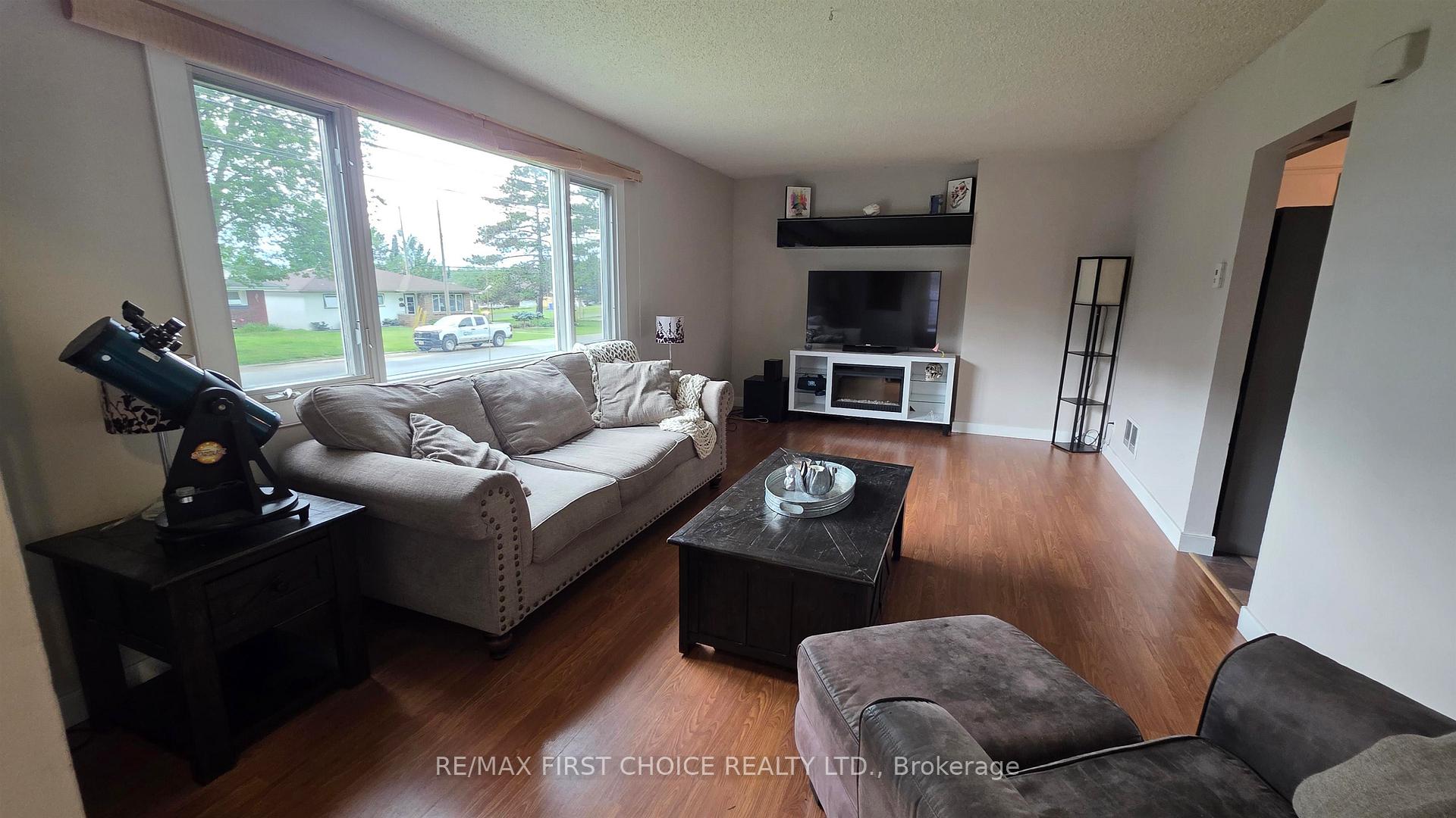 Photo 18 of 12 Drewry Drive, Kenora, Pinecrest — HOMEH