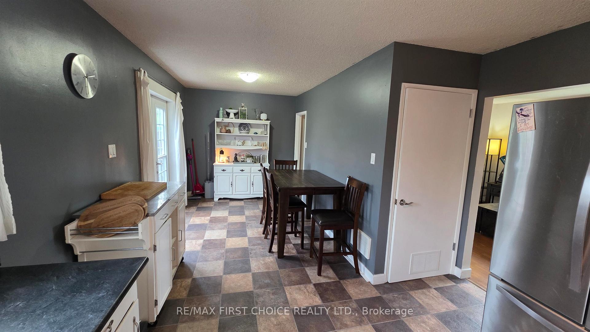 Photo 23 of 12 Drewry Drive, Kenora, Pinecrest — HOMEH
