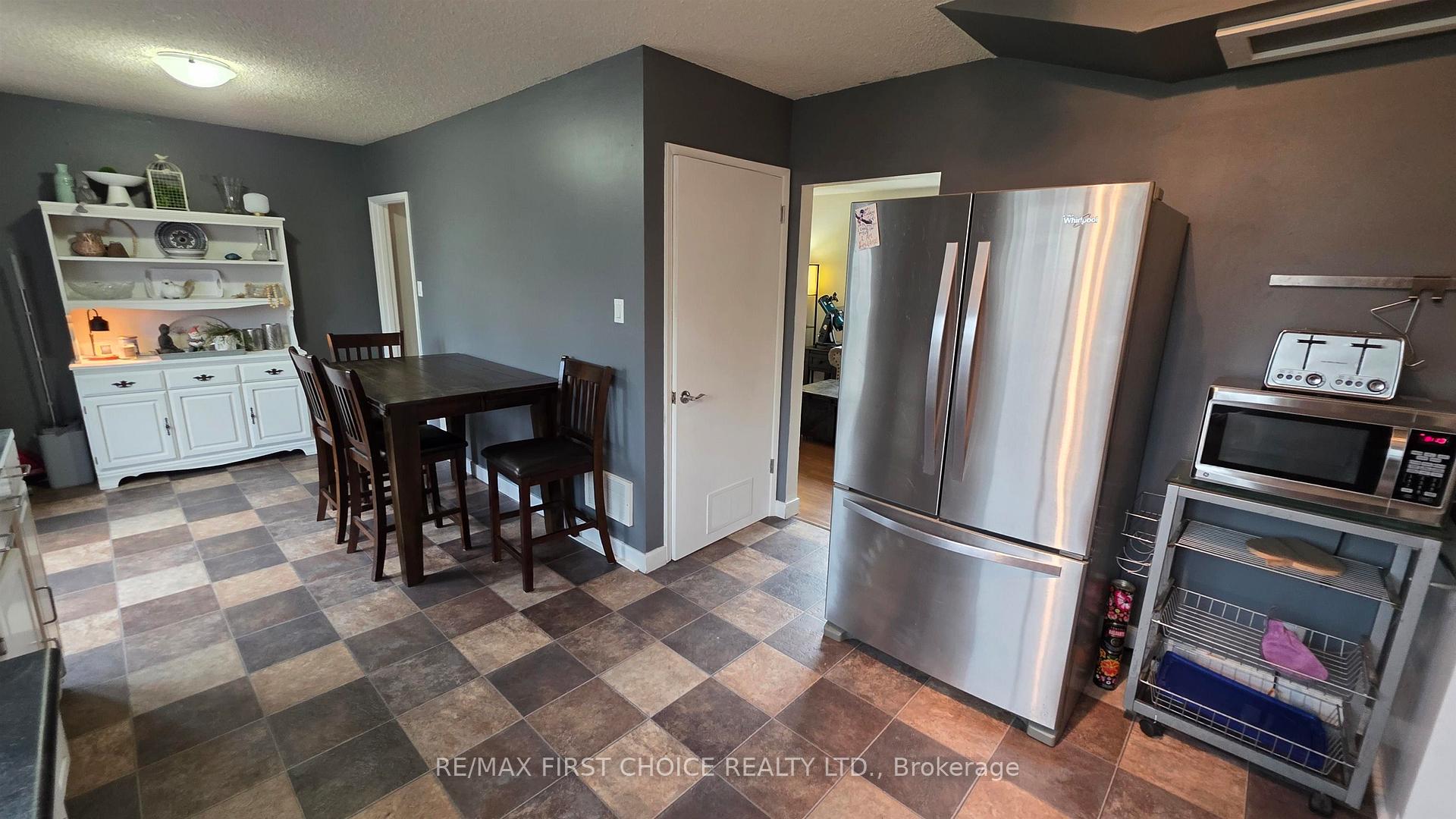 Photo 24 of 12 Drewry Drive, Kenora, Pinecrest — HOMEH