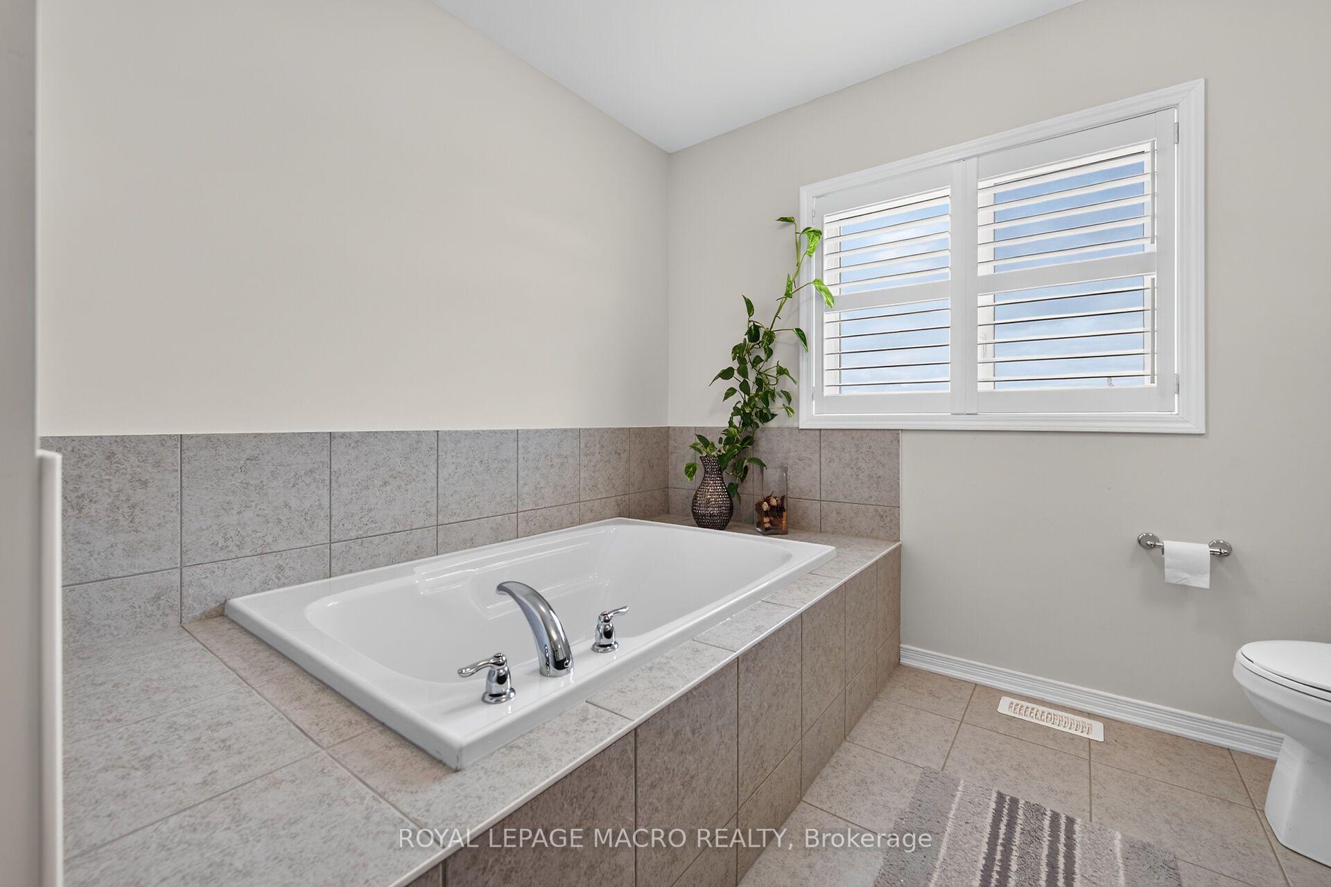 Photo 29 of 76 McWatters Street, Hamilton, Rural Glanbrook — HOMEH