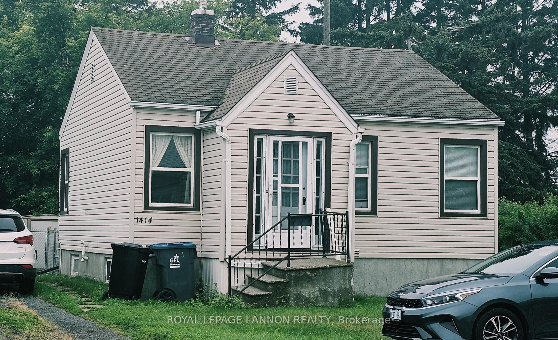 Front of 1414 Gore Street W