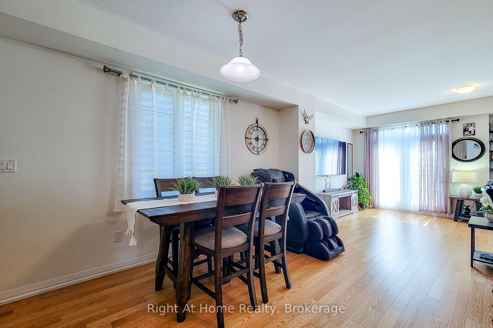 Photo 7 of 3 Norwich Crescent, Haldimand — HOMEH