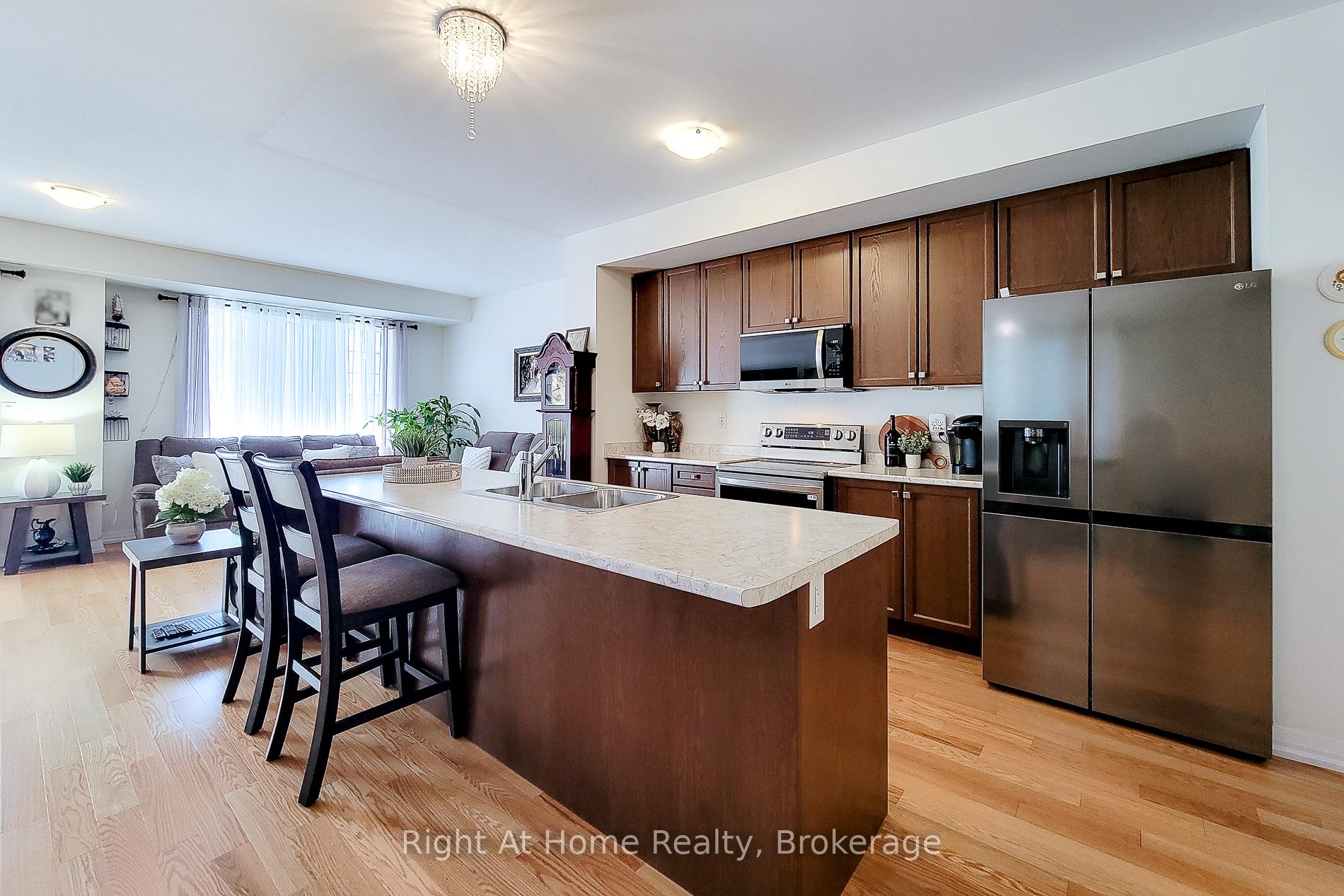 Photo 11 of 3 Norwich Crescent, Haldimand — HOMEH