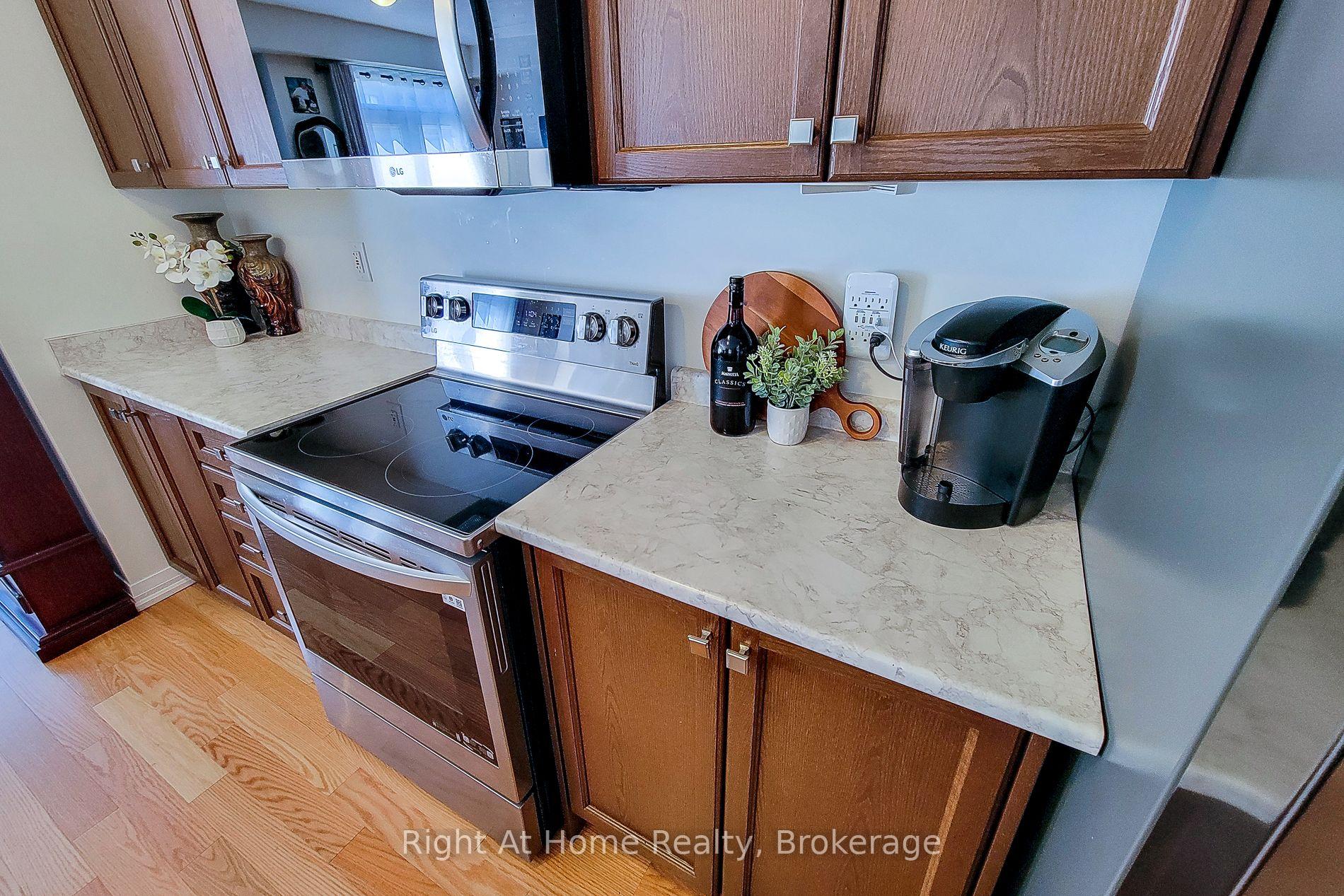 Photo 21 of 3 Norwich Crescent, Haldimand — HOMEH