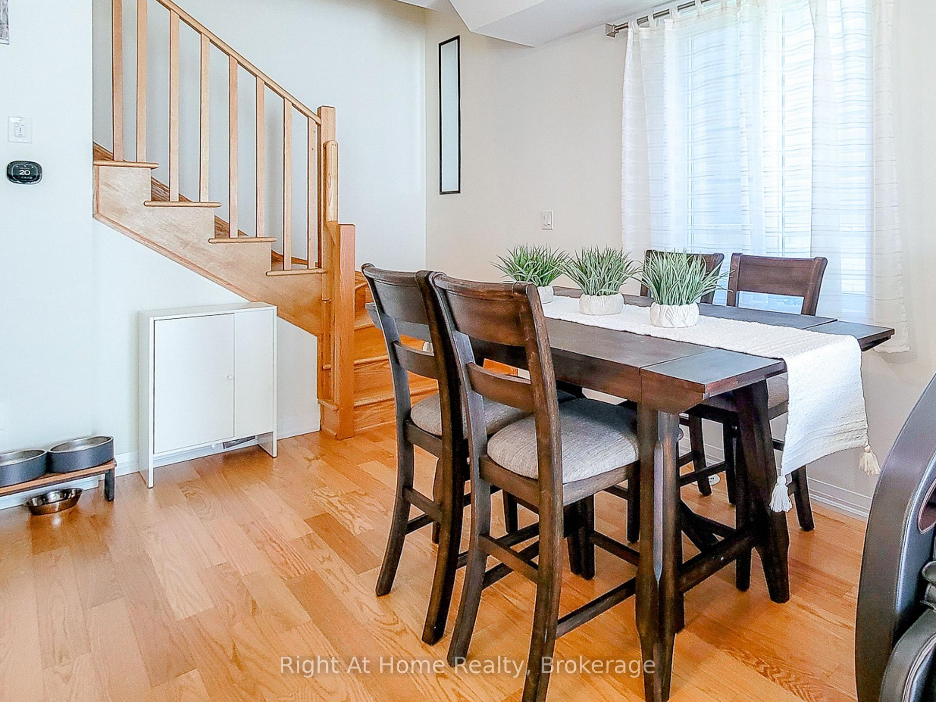 Photo 23 of 3 Norwich Crescent, Haldimand — HOMEH