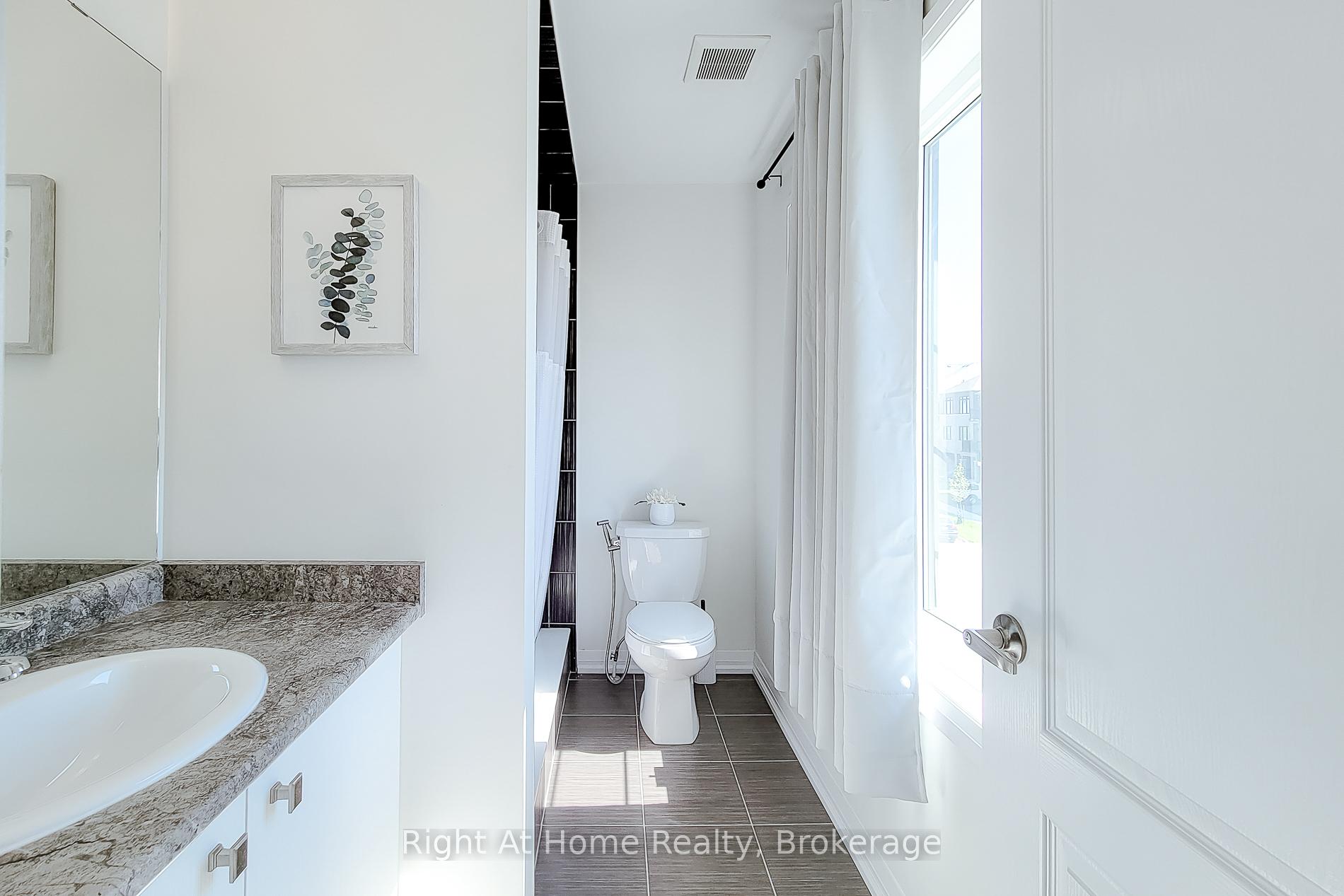 Photo 31 of 3 Norwich Crescent, Haldimand — HOMEH