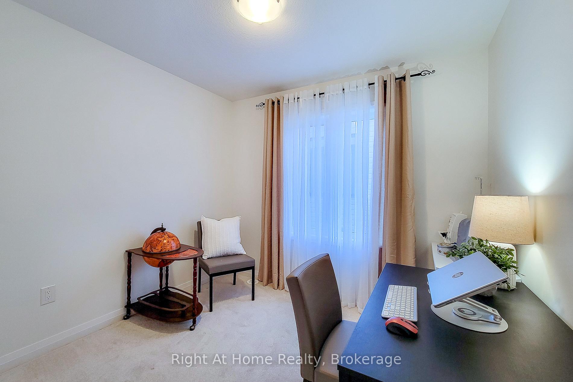 Photo 35 of 3 Norwich Crescent, Haldimand — HOMEH