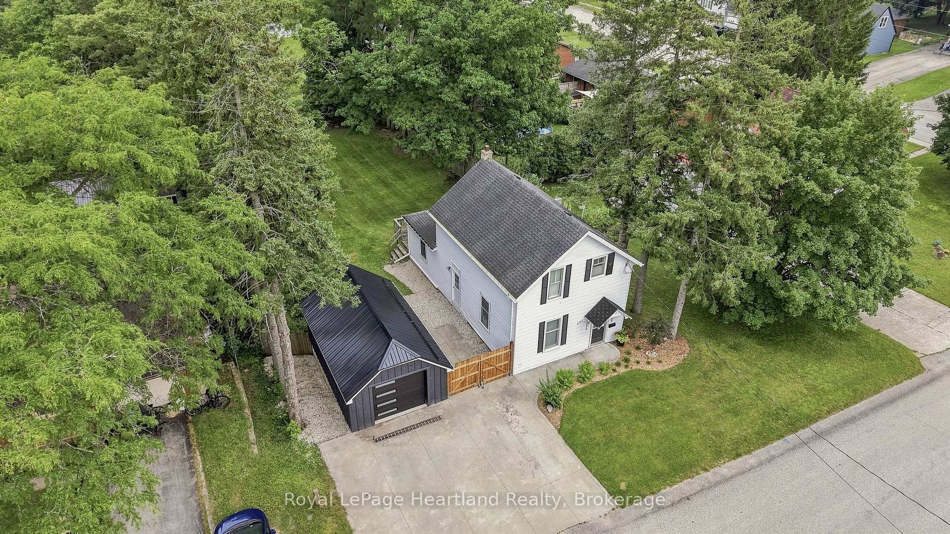 Photo 4 of 504 Maple Street, Brockton — HOMEH