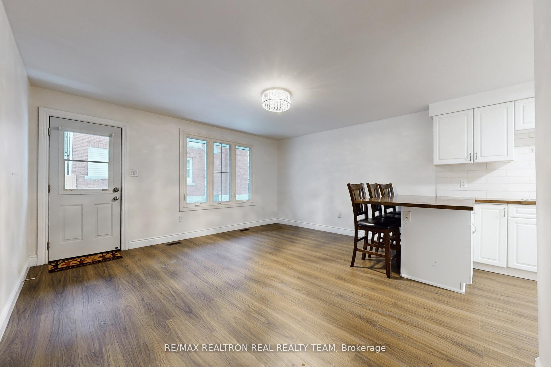 Photo 6 of Unit #C1, 1129 Cannon Street E, Hamilton, Crown Point — HOMEH