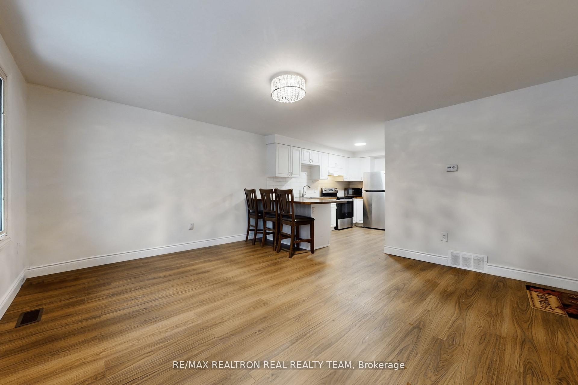 Photo 7 of Unit #C1, 1129 Cannon Street E, Hamilton, Crown Point — HOMEH