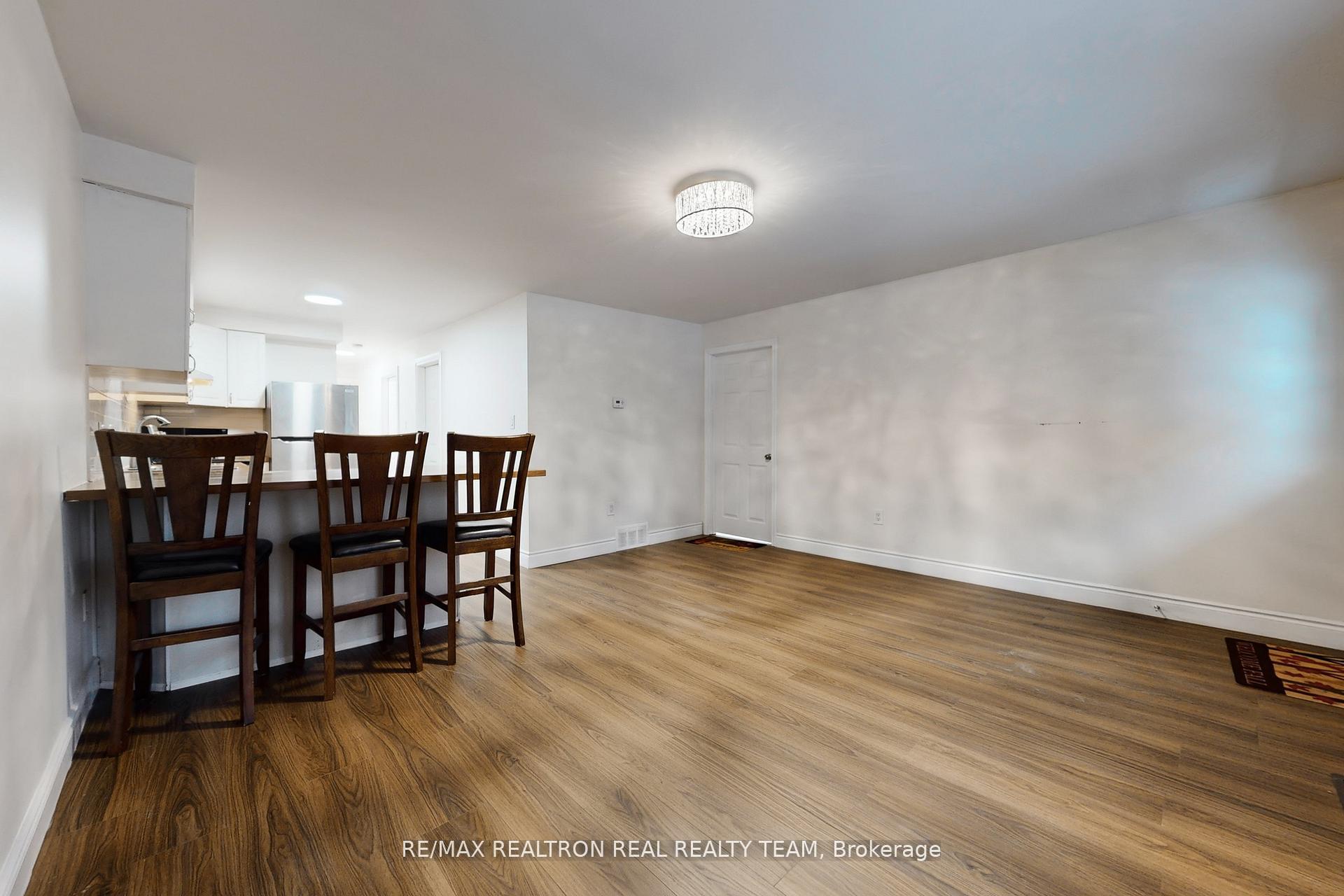 Photo 8 of Unit #C1, 1129 Cannon Street E, Hamilton, Crown Point — HOMEH