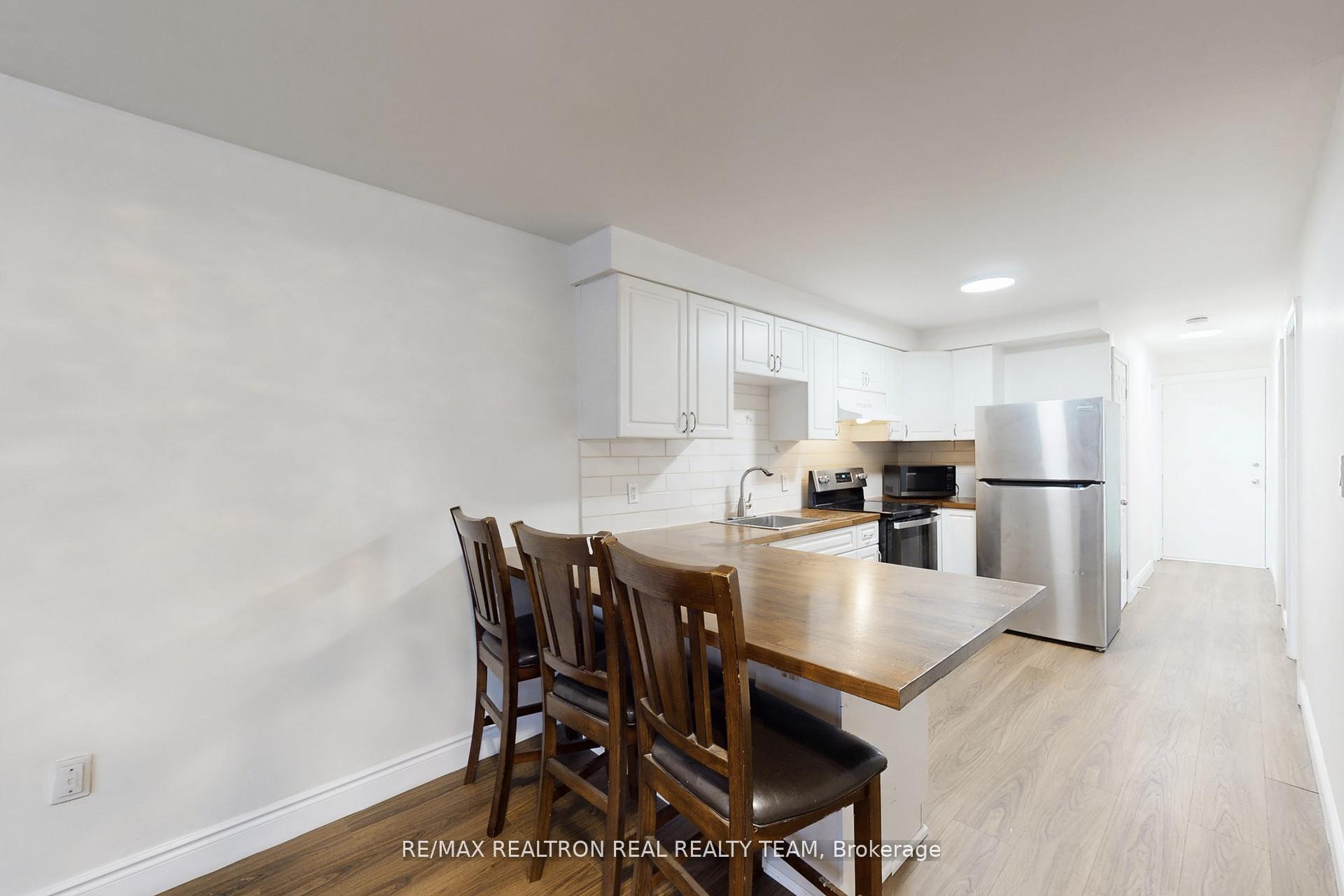 Photo 9 of Unit #C1, 1129 Cannon Street E, Hamilton, Crown Point — HOMEH