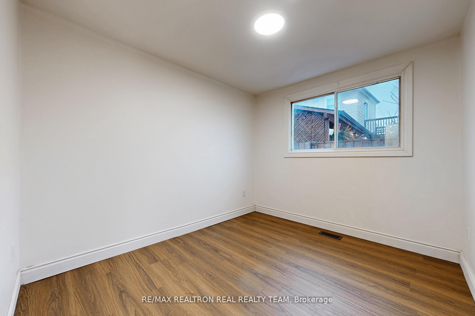 Photo 12 of Unit #C1, 1129 Cannon Street E, Hamilton, Crown Point — HOMEH