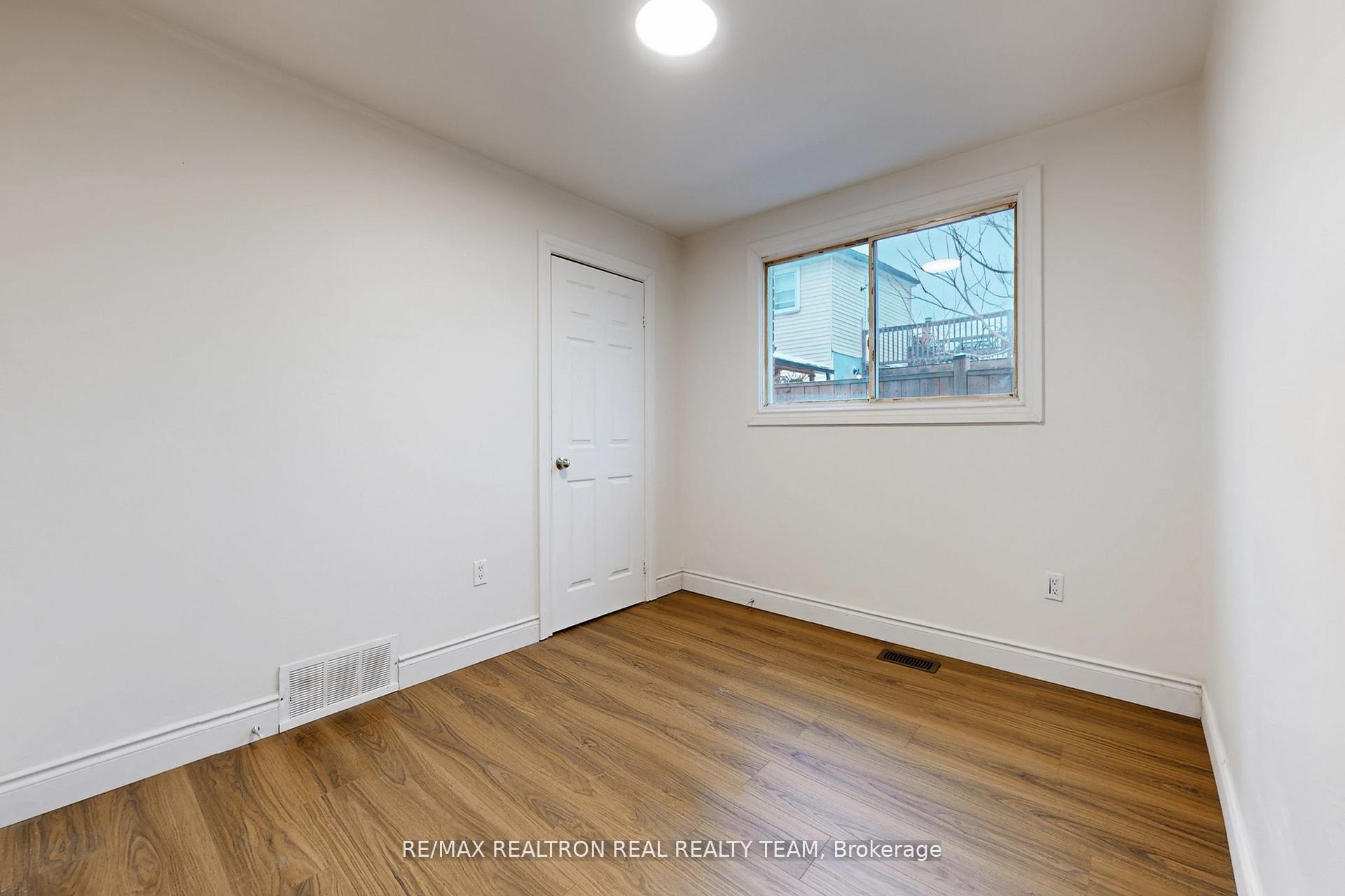 Photo 14 of Unit #C1, 1129 Cannon Street E, Hamilton, Crown Point — HOMEH
