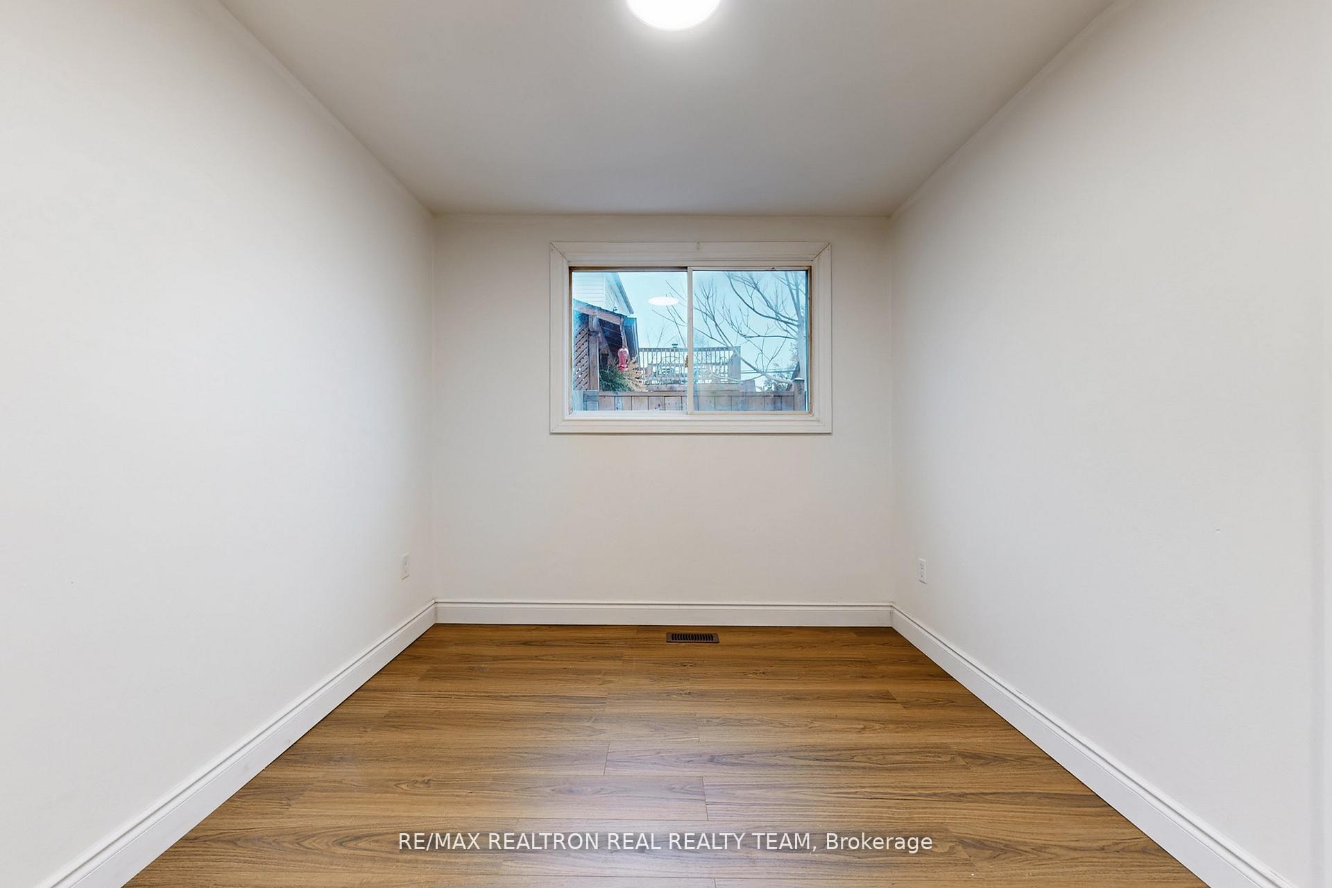 Photo 15 of Unit #C1, 1129 Cannon Street E, Hamilton, Crown Point — HOMEH
