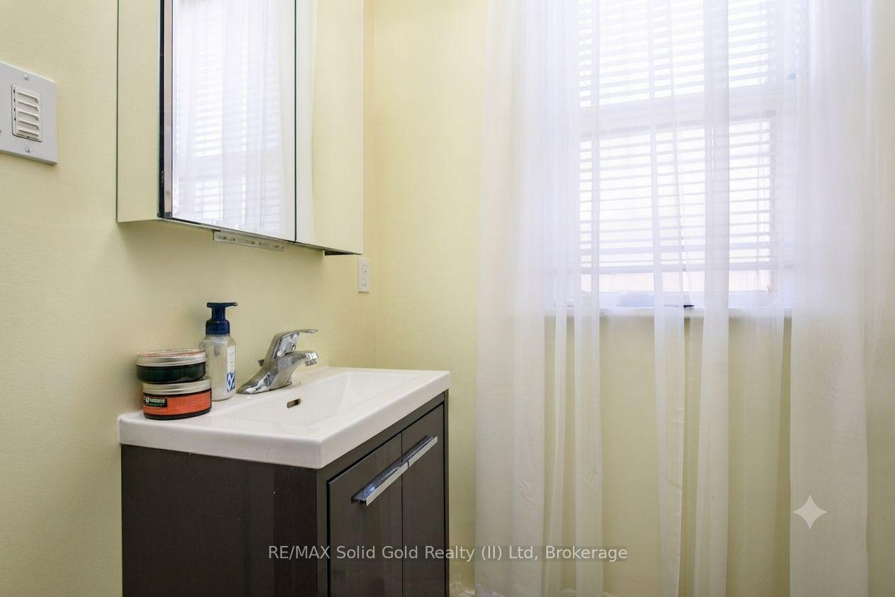 Photo 16 of 10 Shanley Street, Kitchener, KW Hospital — HOMEH