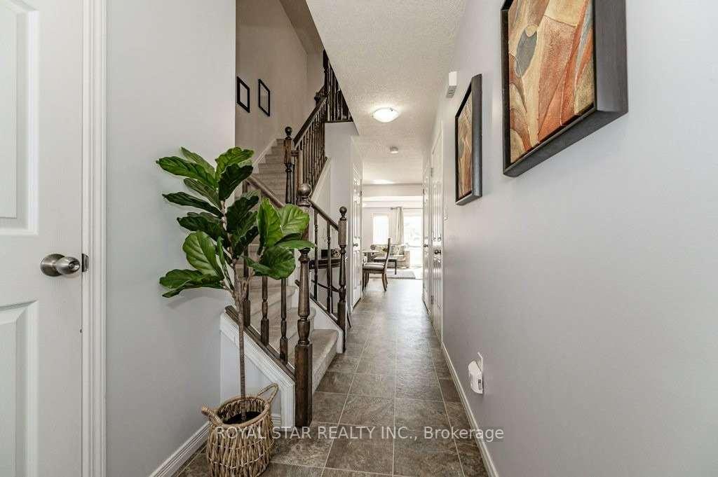 Photo 5 of Unit B8, 7 Upper Mercer Street, Kitchener, Grand River South — HOMEH