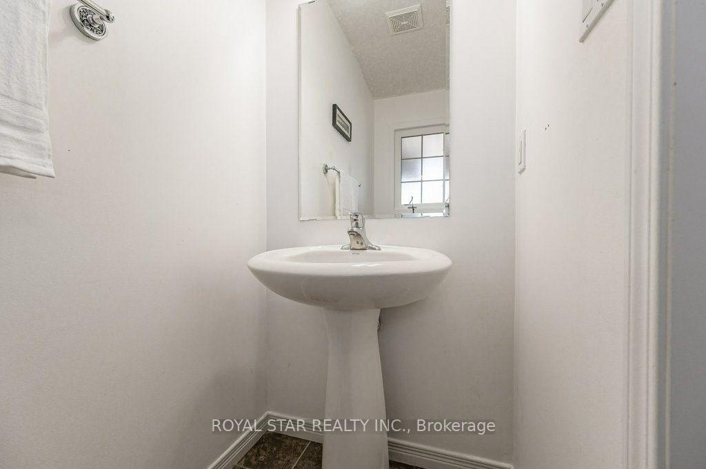 Photo 6 of Unit B8, 7 Upper Mercer Street, Kitchener, Grand River South — HOMEH