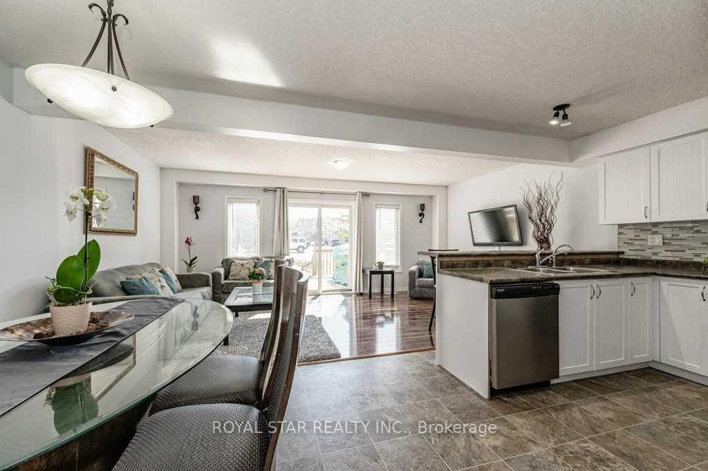Photo 8 of Unit B8, 7 Upper Mercer Street, Kitchener, Grand River South — HOMEH