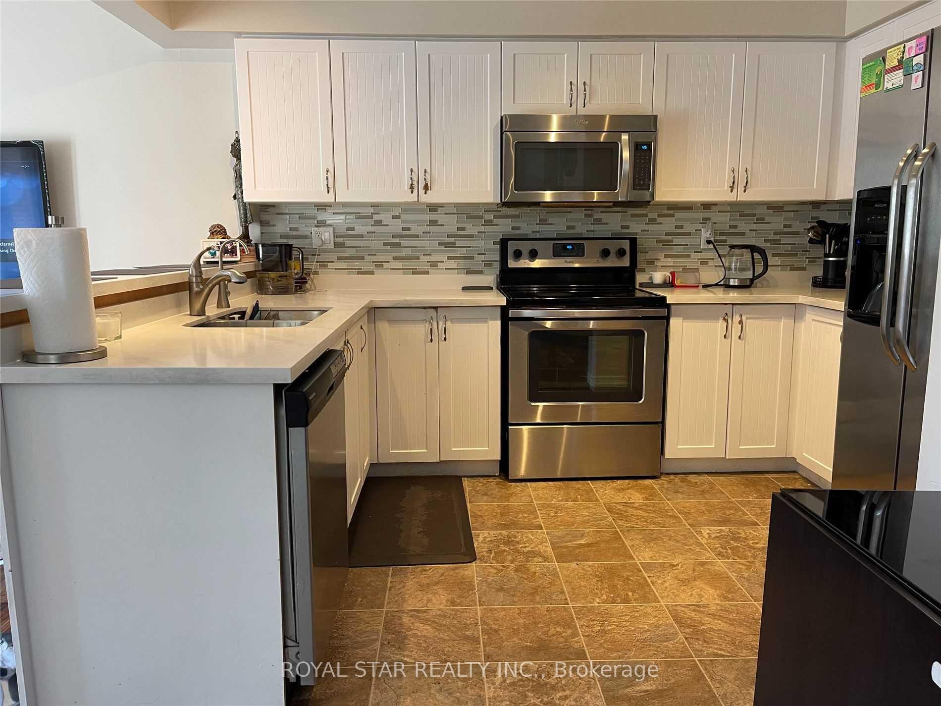Photo 11 of Unit B8, 7 Upper Mercer Street, Kitchener, Grand River South — HOMEH