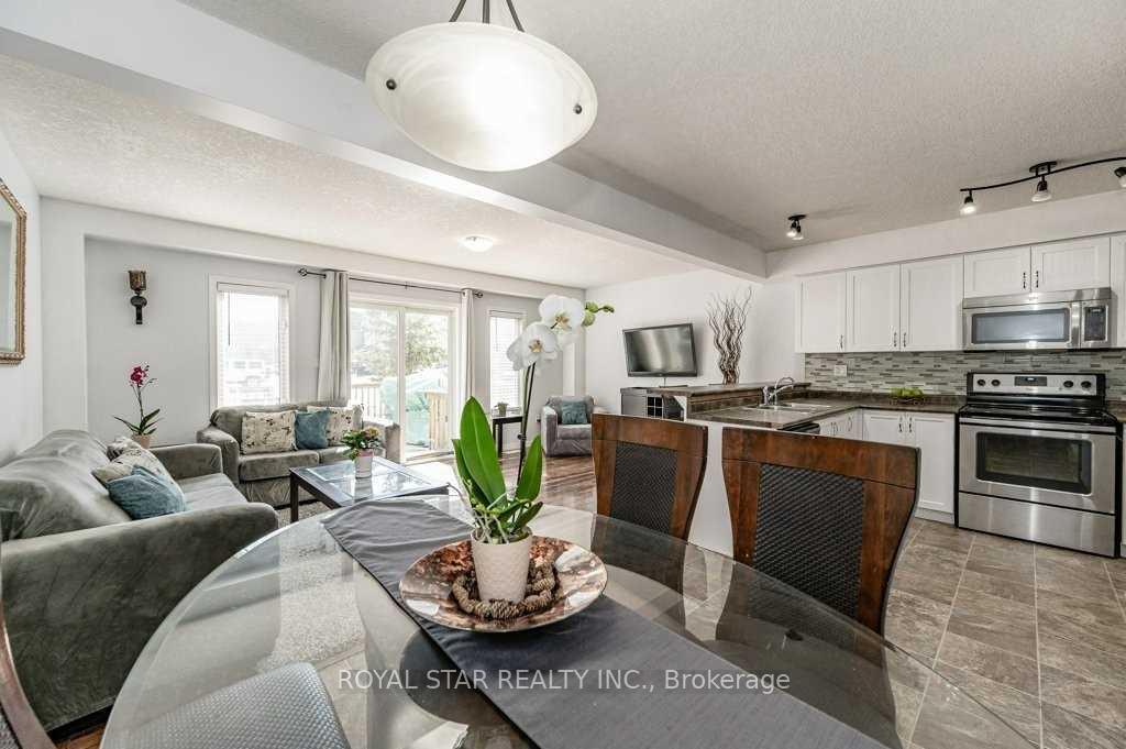 Photo 13 of Unit B8, 7 Upper Mercer Street, Kitchener, Grand River South — HOMEH
