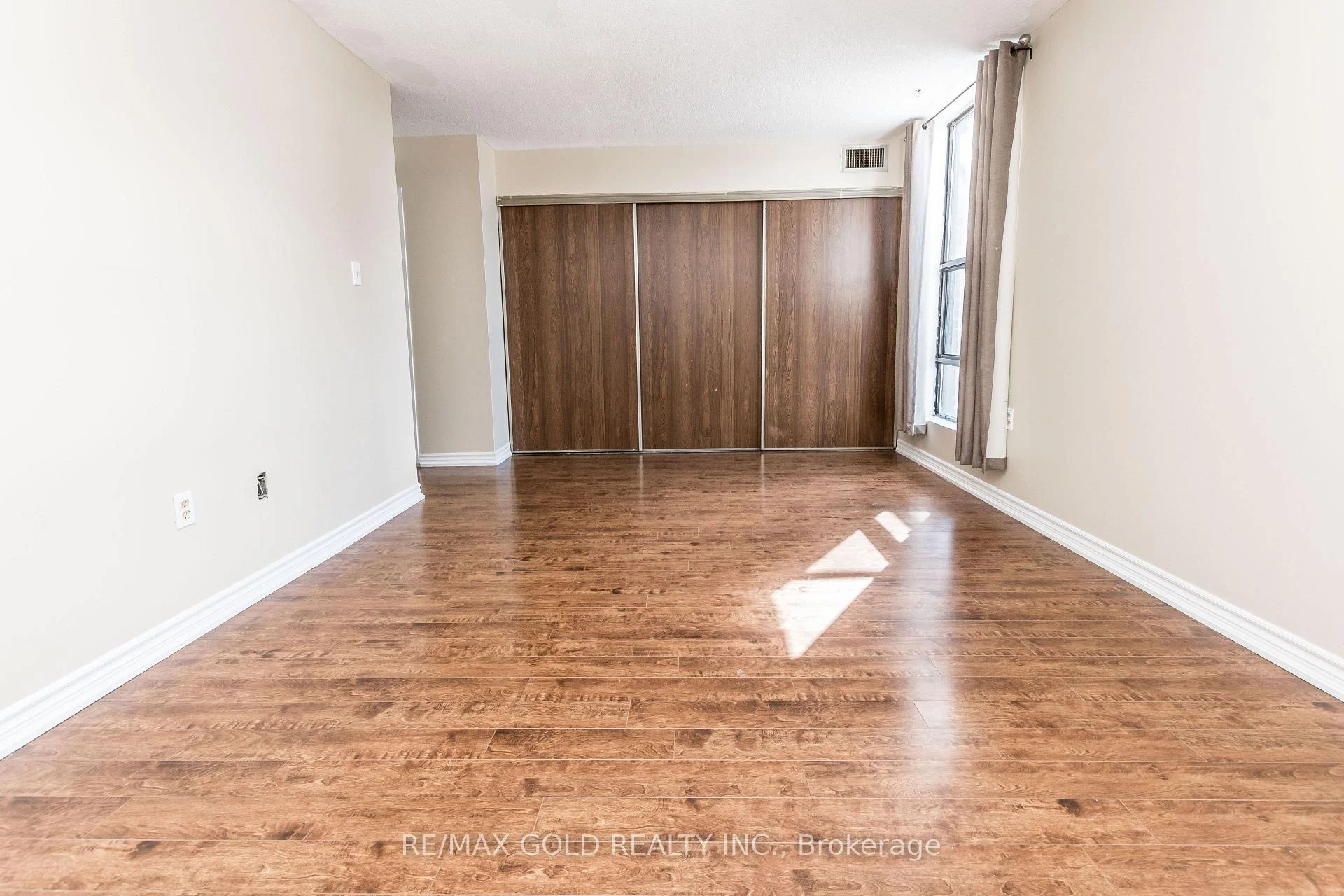 Photo 52 of Unit 1010, 17 Knightsbridge Road, Brampton, Queen Street Corridor — HOMEH